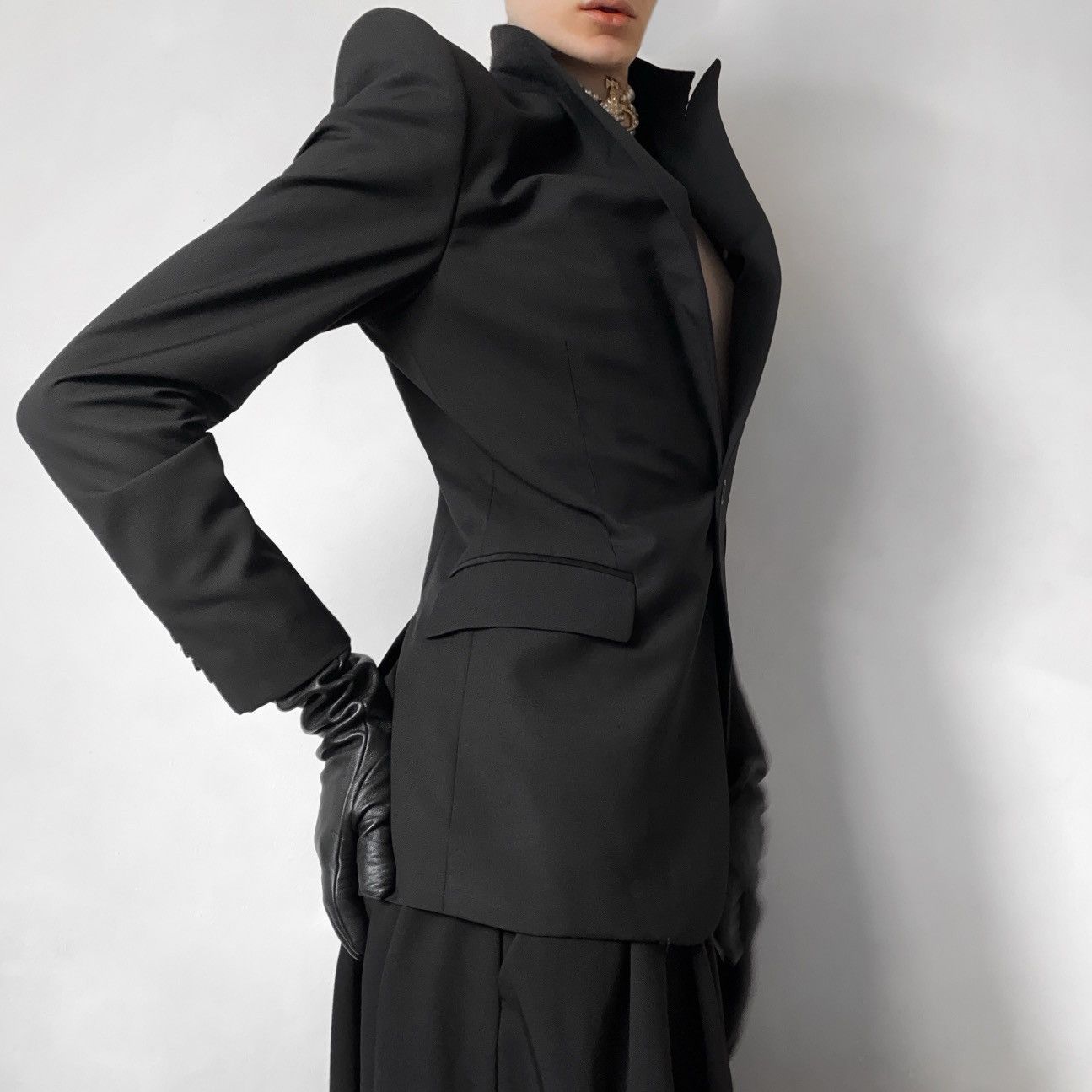 Alexander McQueen Iconic Alexander McQueen jacket with power shoulders Size M / US 6-8 / IT 42-44 - 4 Thumbnail