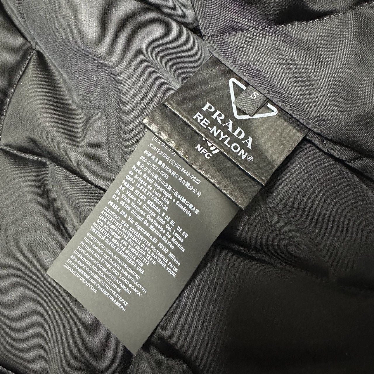 Prada Prada FW21 Re-Nylon Utility S M mens black jacket puffer Size US M / EU 48-50 / 2 - 19 Thumbnail