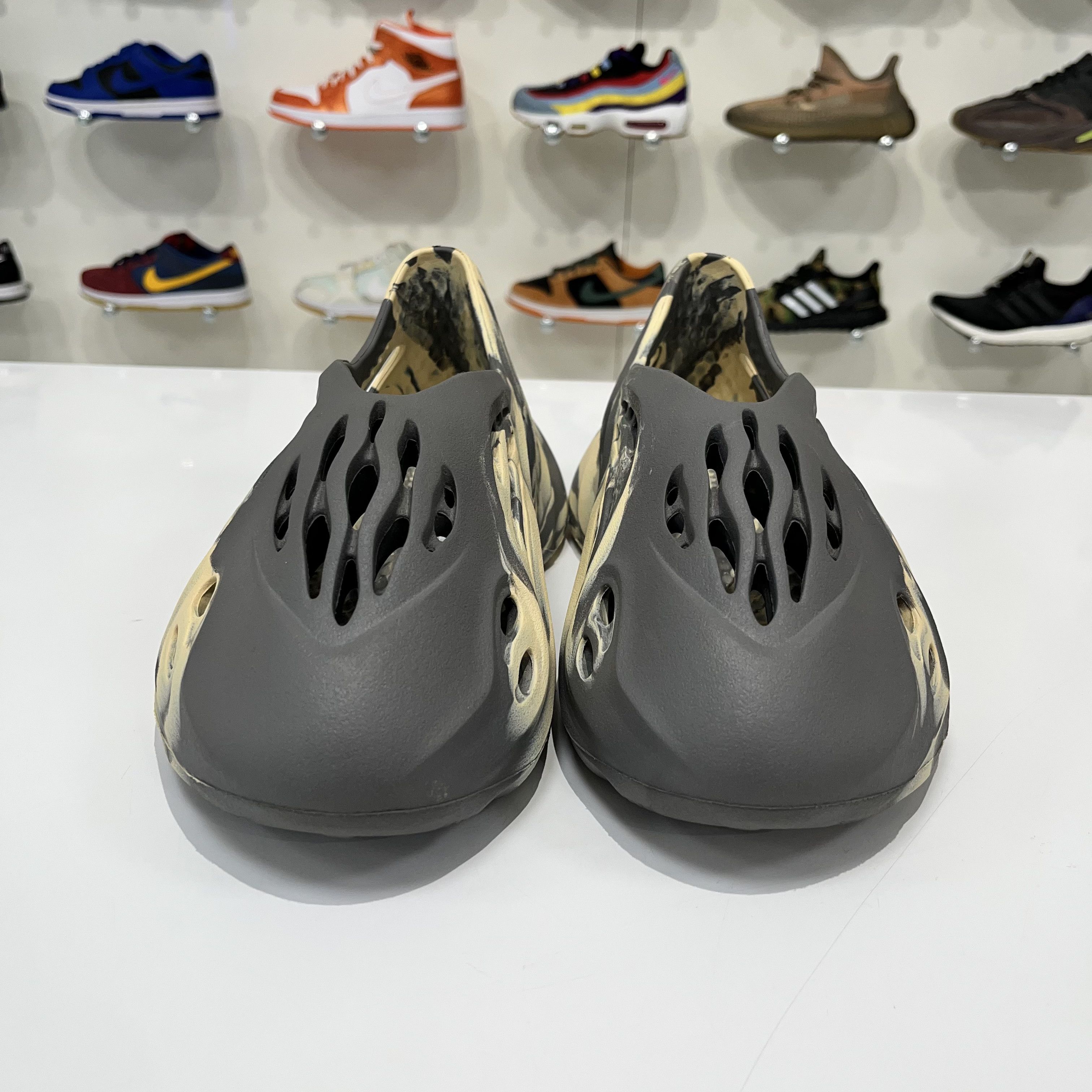 Adidas Adidas Yeezy Foam RNNR MXT Moon Grey Size US 7 / EU 40 - 9 Thumbnail