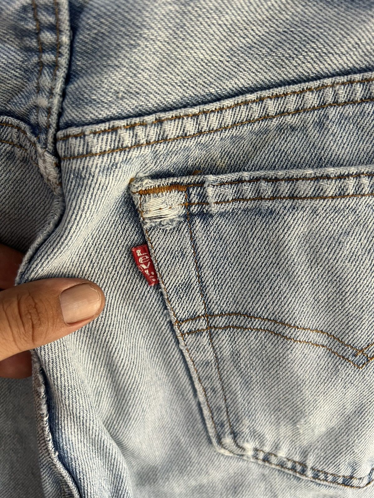 Levi's Vintage Clothing 🔥Vintage Levis 501 Button 532 Distressed Denim Size US 31 - 13 Thumbnail