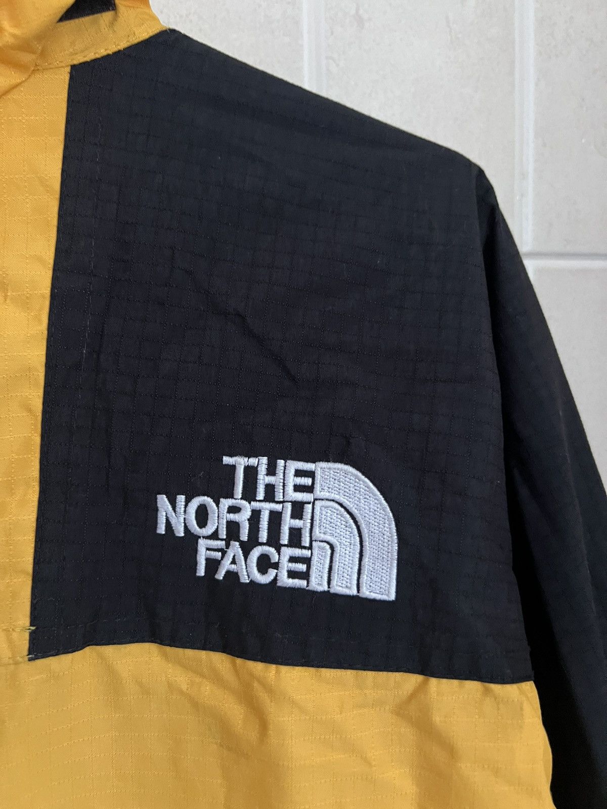 The North Face Vintage North Face Gore Tex Pale Yellow Jacket Size US M / EU 48-50 / 2 - 11 Thumbnail