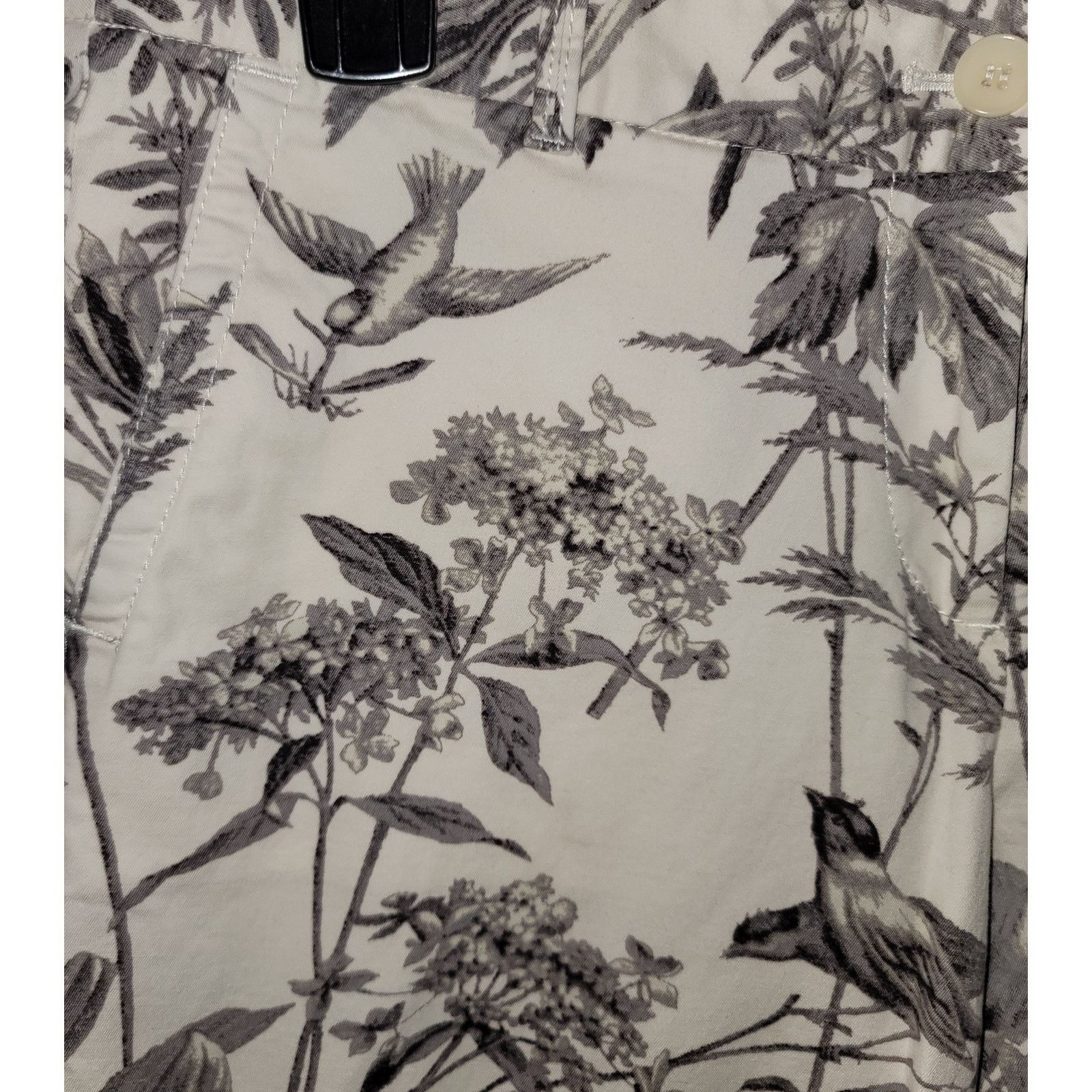 Other Talbots The Weekender Cream Floral Bird Print Capri Pants 6 Size 28" / US 6 / IT 42 - 2 Thumbnail