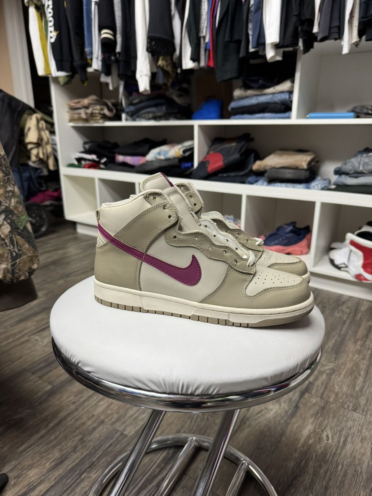 Nike Nike Dunk Hi 2003 *Raspberry Cream* DS Size US 9.5 / EU 42-43 - 3 Thumbnail