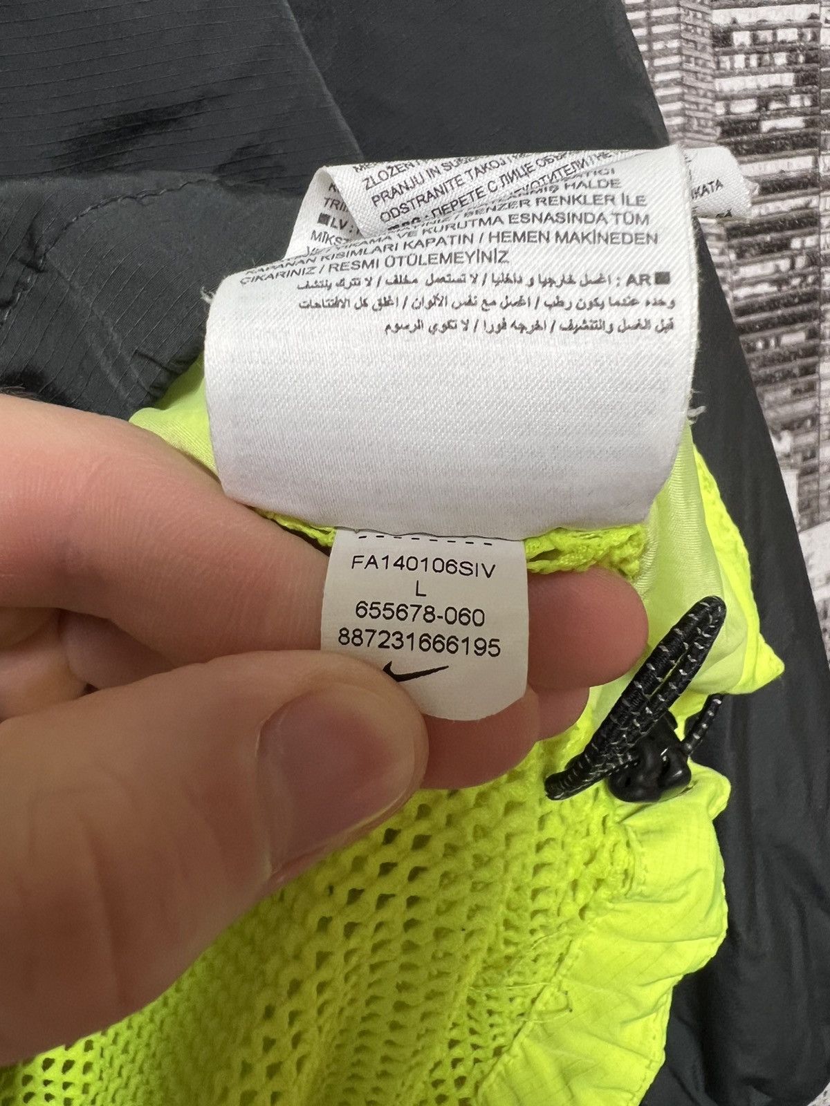 Nike Nike Nylon Running Windbreaker Shell Jacket Size L Size US L / EU 52-54 / 3 - 7 Thumbnail