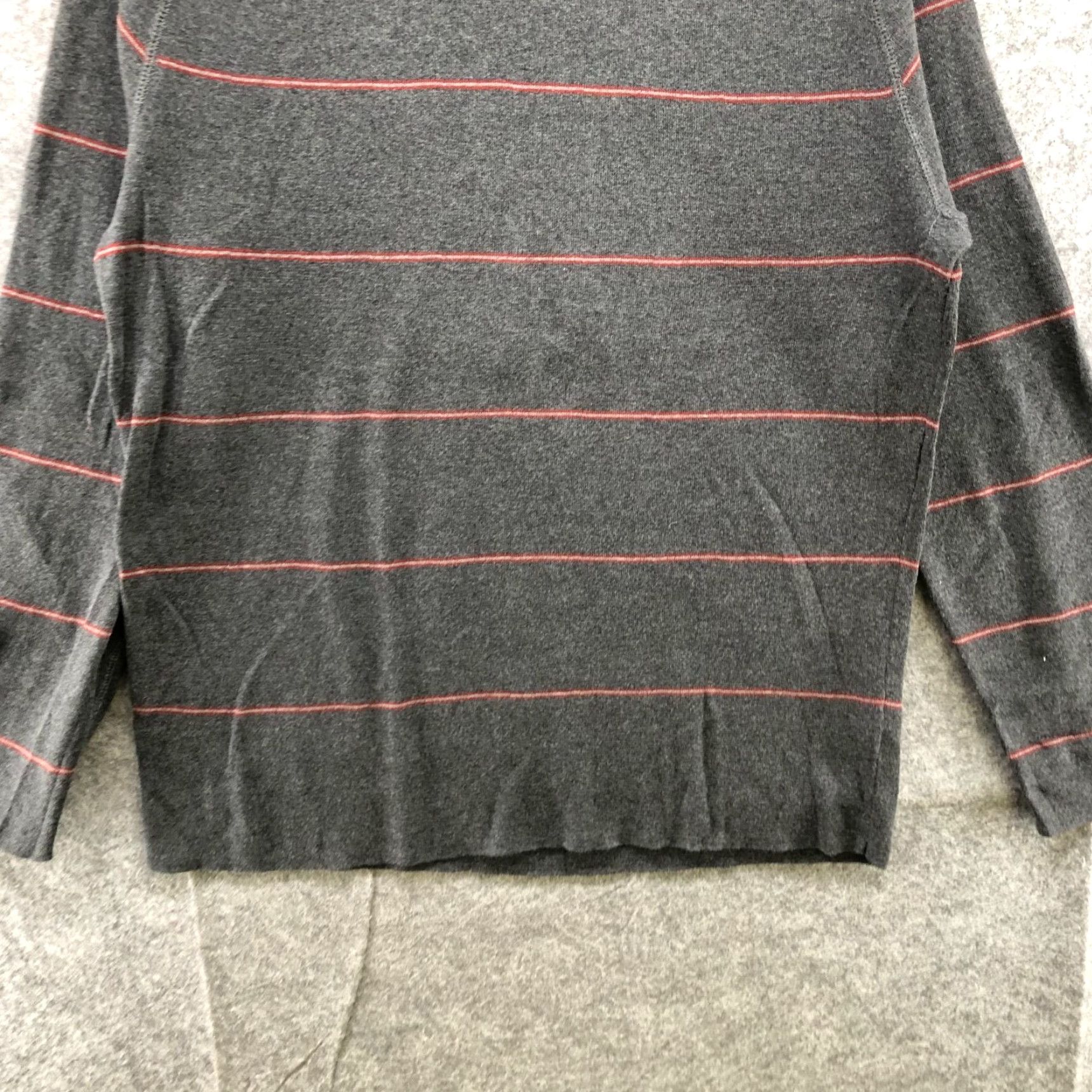 Banana Republic VINTAGE Banana Republic Mens Sweater XL Crewneck Pullover Cotton Knit Striped Dark Gray Red Casual Size US XL / EU 56 / 4 - 4 Thumbnail