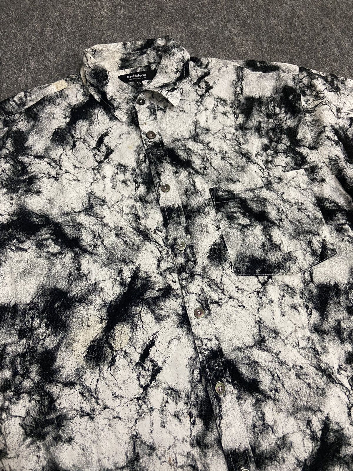 Japanese Brand Vintage Y2K doublefocus oversized shirt with abstract motif Size US L / EU 52-54 / 3 - 3 Thumbnail