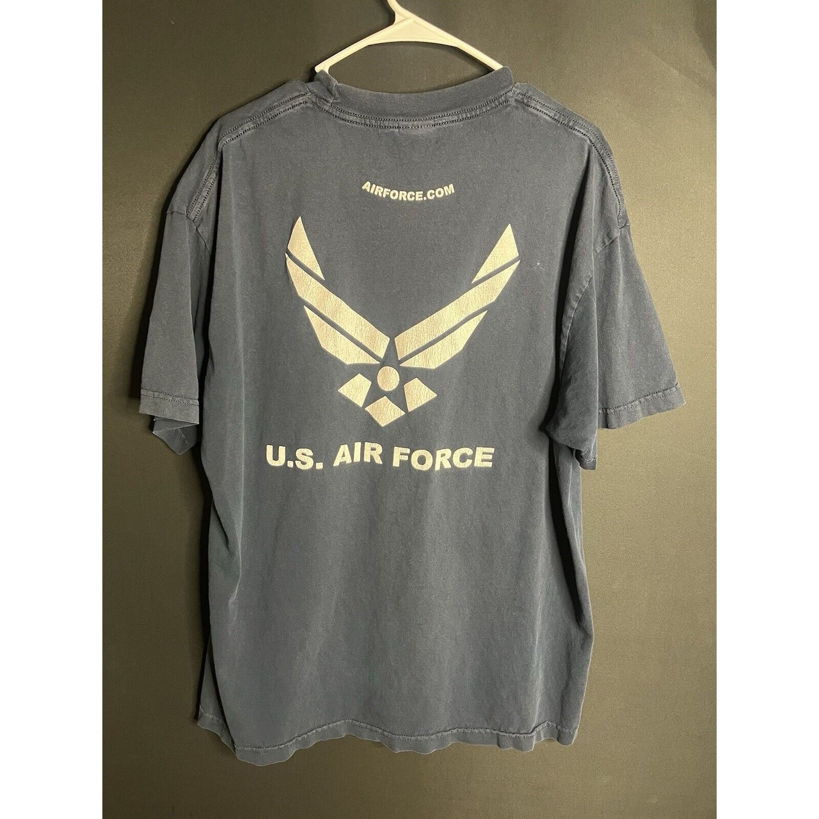 Gildan vintage airforce shirt size xl distressed short sleeve ameri Size US XL / EU 56 / 4 - 1 Thumbnail