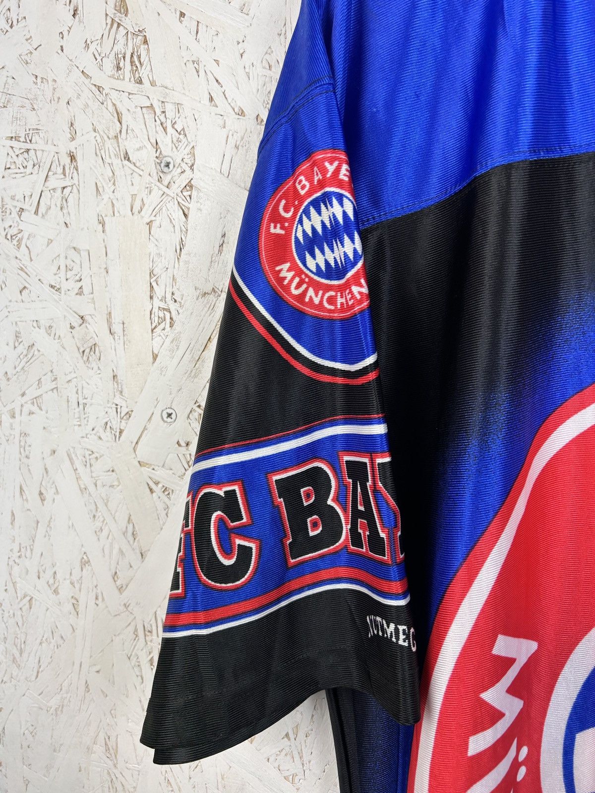 Nutmeg 90s Vintage Nutmeg Mills FC Bayern Munchen AOP Retro Jersey Size US L / EU 52-54 / 3 - 2 Thumbnail