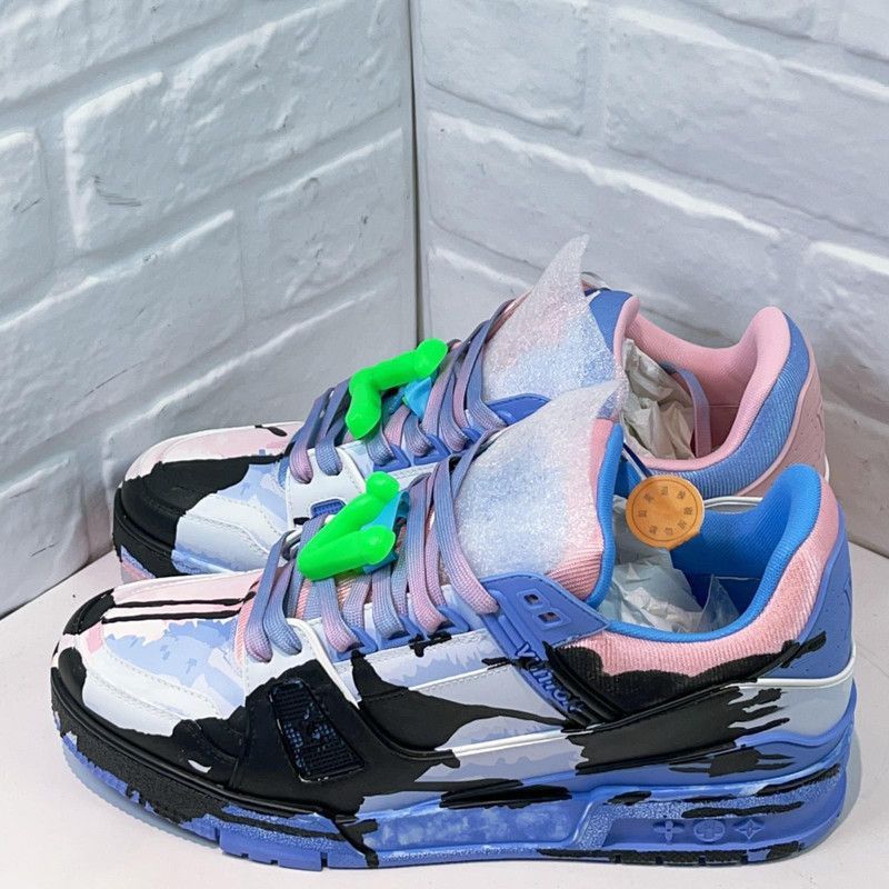 Louis Vuitton Louis Vuitton Trainer Low Top Sneakers with Colorful Graffi Size US 9 / EU 42 - 2 Thumbnail