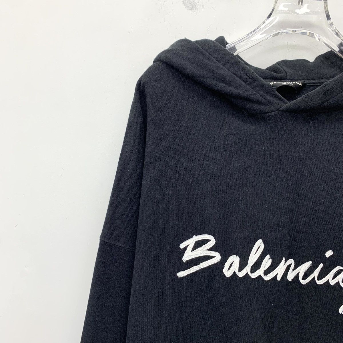 Balenciaga Balenciaga Black Letter Printed Hooded Sweatshirt K26WX Size US M / EU 48-50 / 2 - 3 Thumbnail