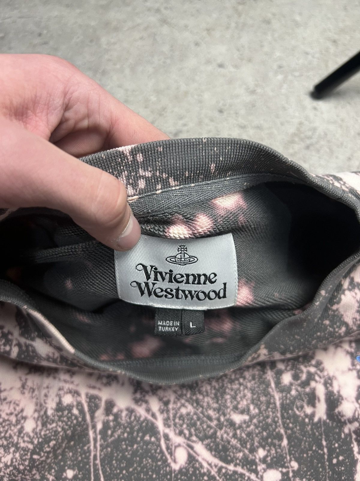 Vivienne Westwood Vintage Vivienne Westwood Sweatshirt Orb Logo Basic Pullover Size US L / EU 52-54 / 3 - 6 Thumbnail