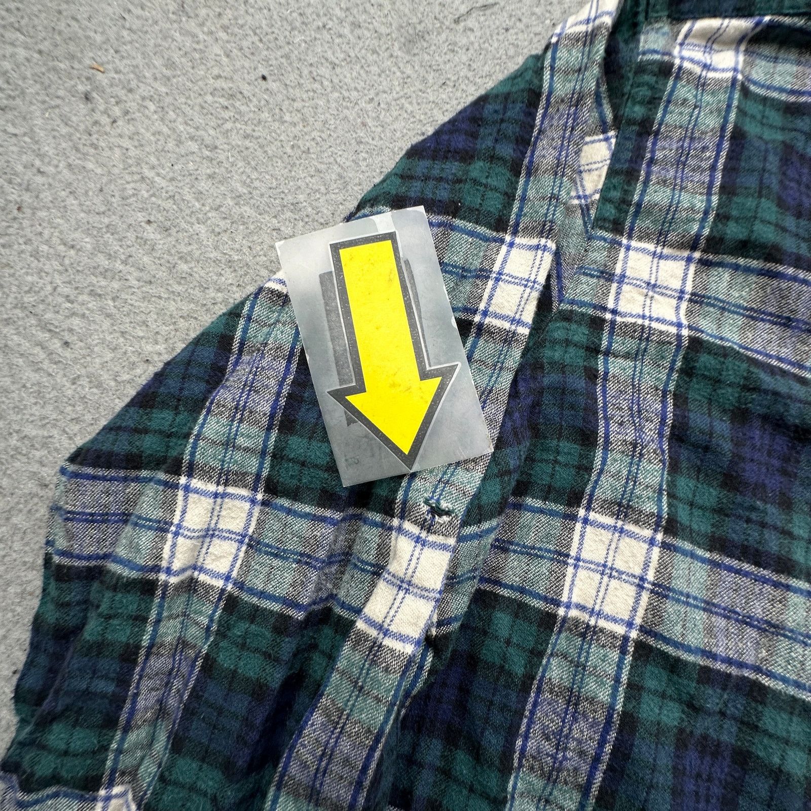 L.L. Bean Vintage LL Bean Green Plaid Flannel Button Up L Button Down Size US L / EU 52-54 / 3 - 7 Thumbnail