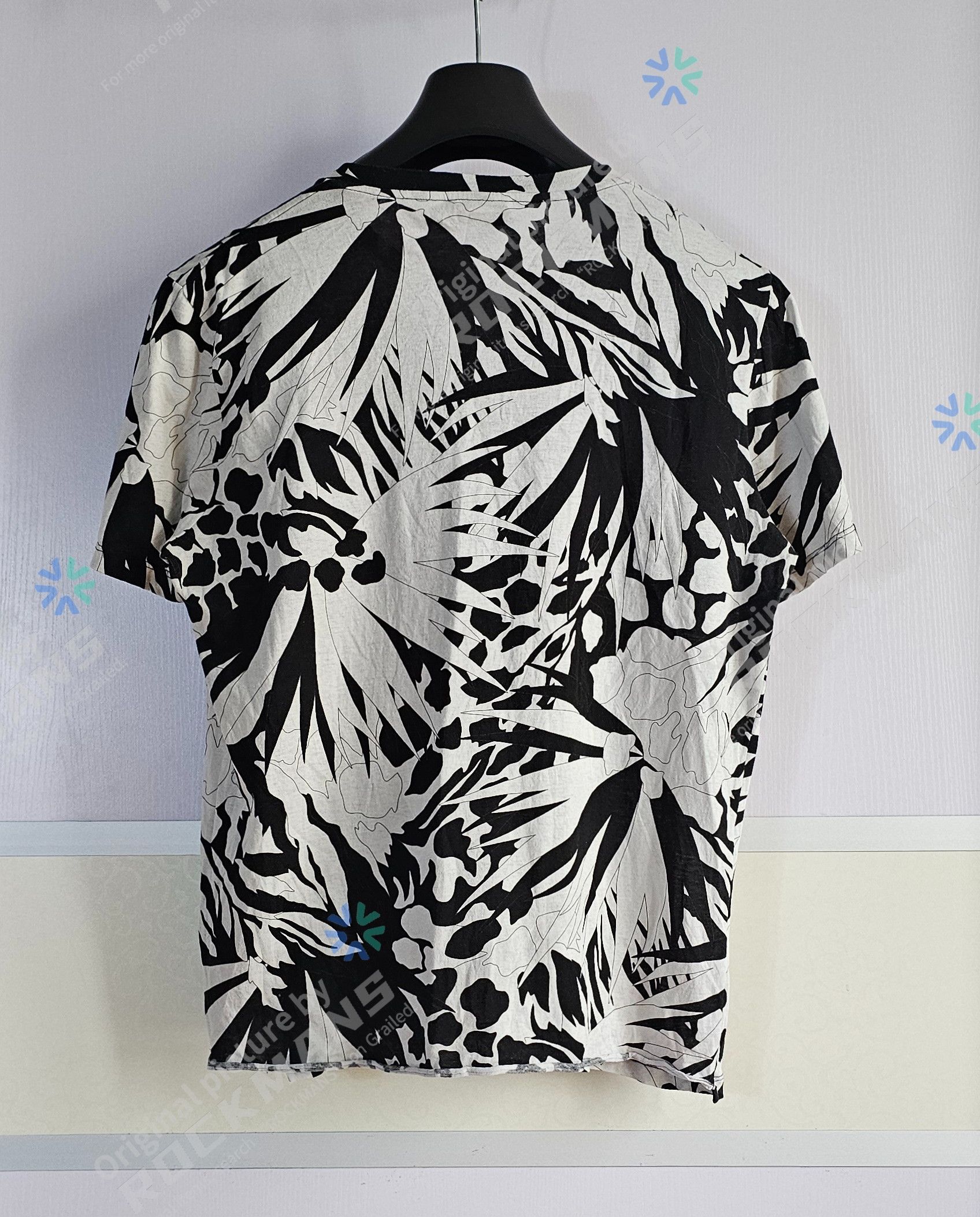 Saint Laurent Paris Saint Laurent SS20 Jungle Flower Print OS T-Shirt - Size XS Size US XS / EU 42 / 0 - 3 Thumbnail