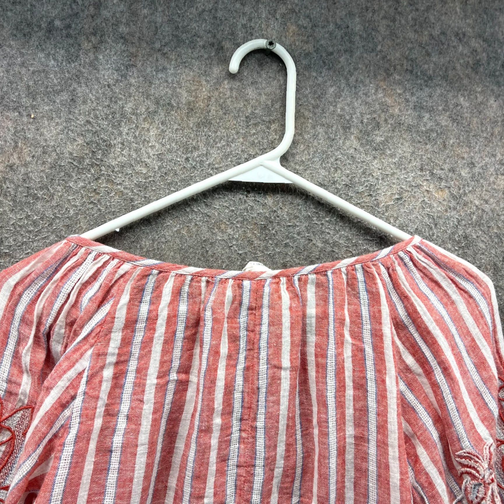 Anthropologie Anthropologie Shirt Womens Medium Red White Striped Embroidered Boho Akemi + Kin Blouse Casual Mens? Size M / US 6-8 / IT 42-44 - 3 Thumbnail
