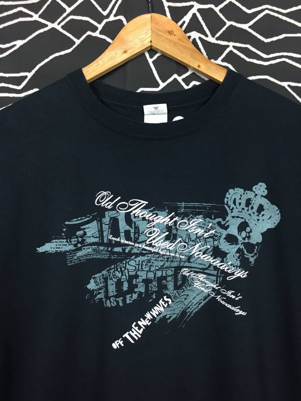 Vintage Vtg Y2K Lifted Taste Crown Skull Graphic Tee Size US L / EU 52-54 / 3 - 3 Thumbnail