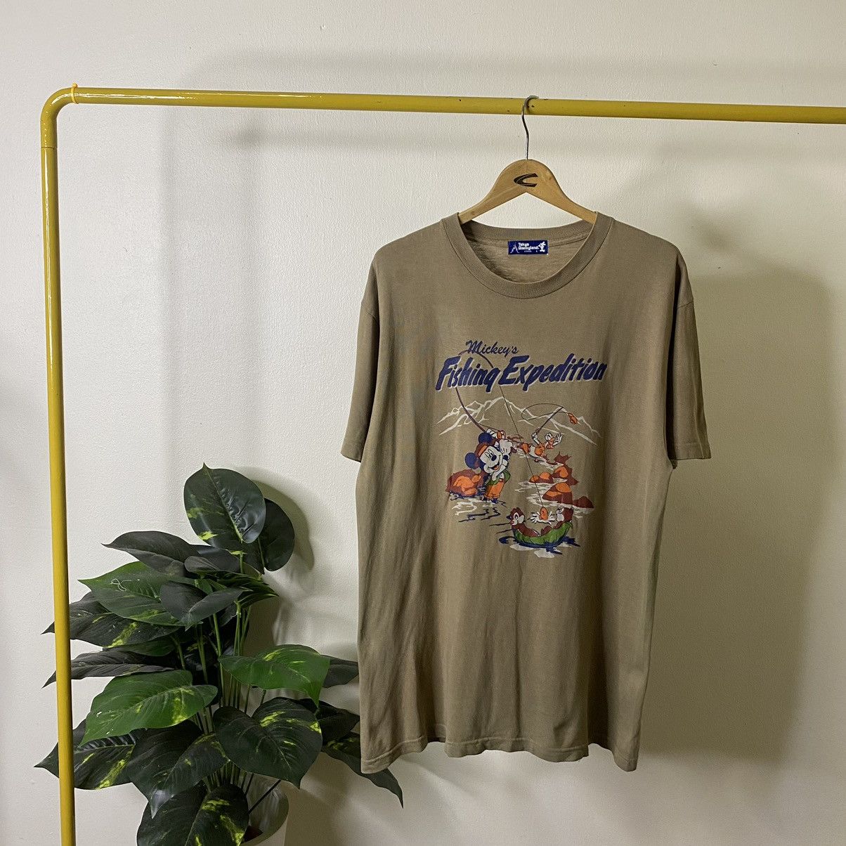 Disney × Mickey Mouse × Vintage Vintage 1990s Disneyland Mickey Fishing Expedition Tee Size US L / EU 52-54 / 3 - 1 Thumbnail