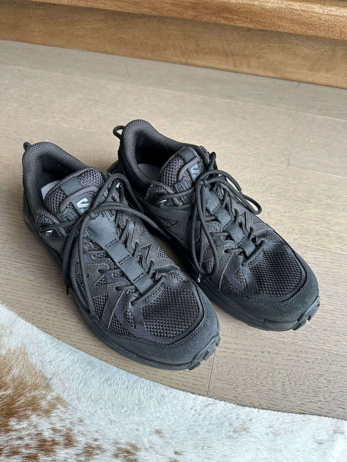 image of Salomon Odyssey Elmt Low Shoes in Black, Men's (Size 7)