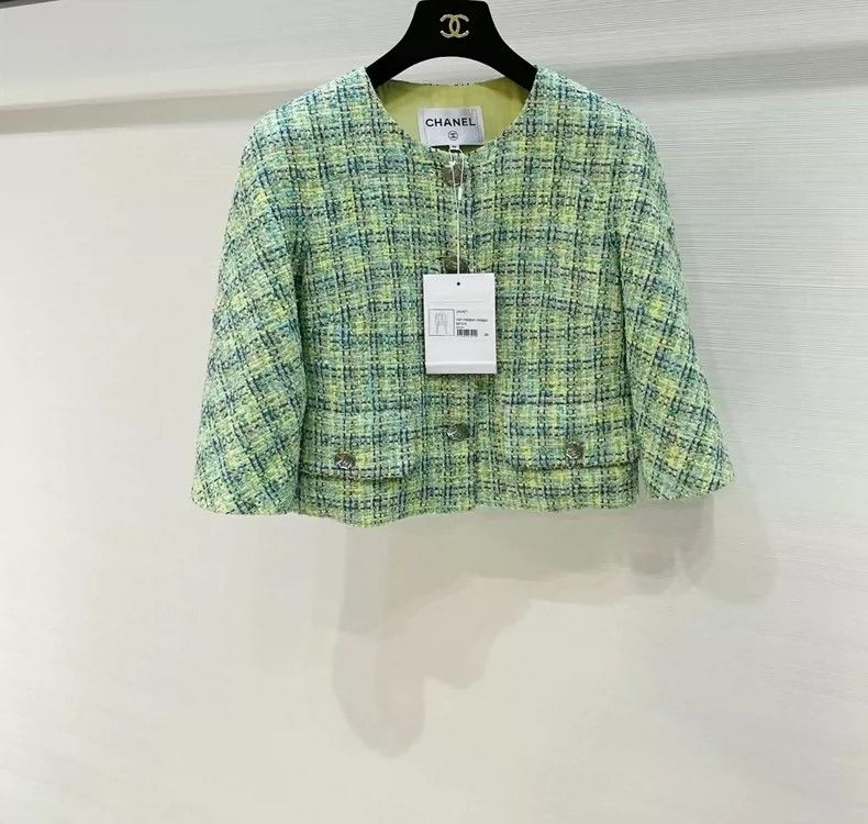 Chanel Chanel 19 Spring and Summer Preview Series Avocado Green J Size XXS / US 00 / IT 34 - 1 Thumbnail