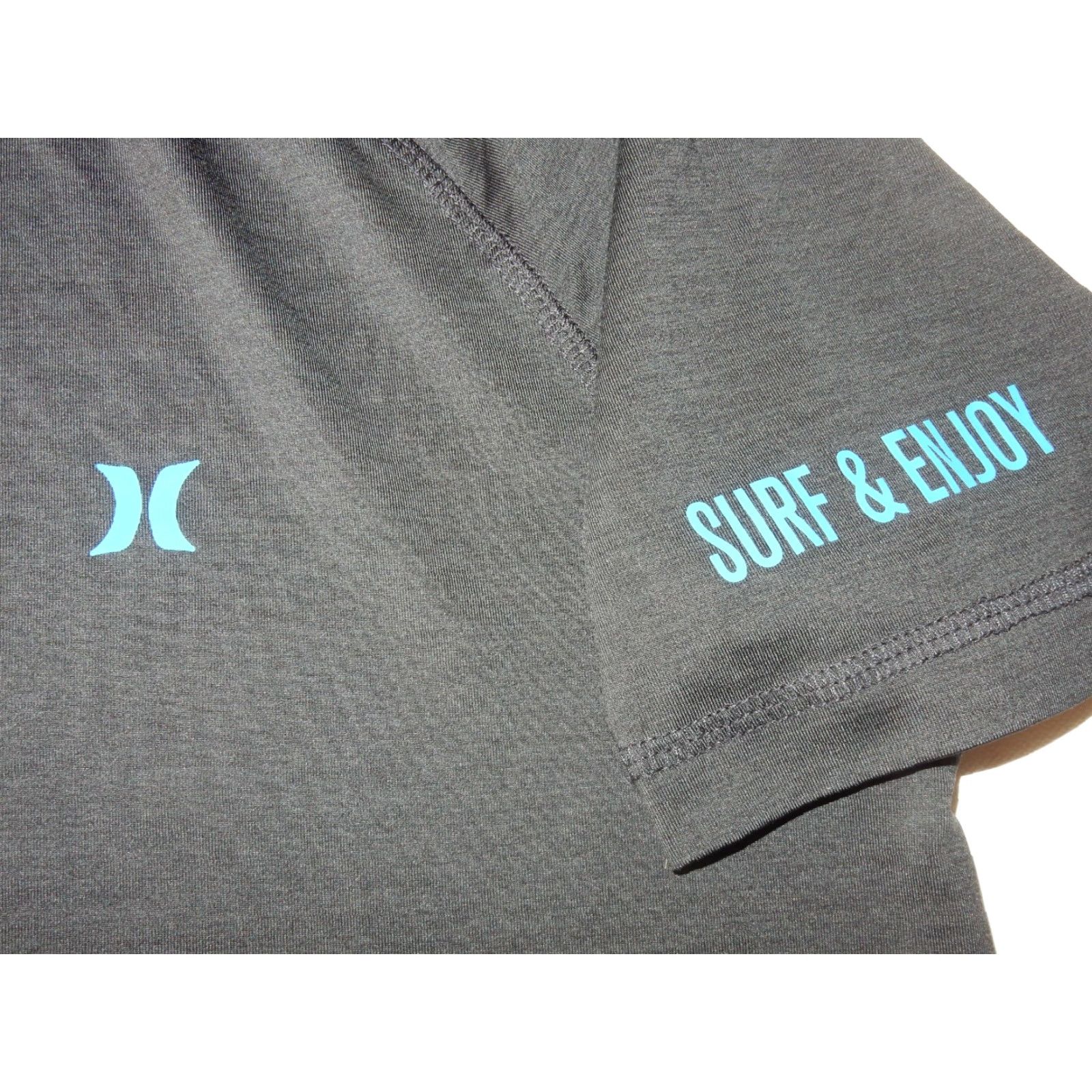 Hurley Hurley Rash Guard Shirt Men S Black 19" Chest 29" Length VINTAGE if applicable? Size US 29 - 2 Thumbnail