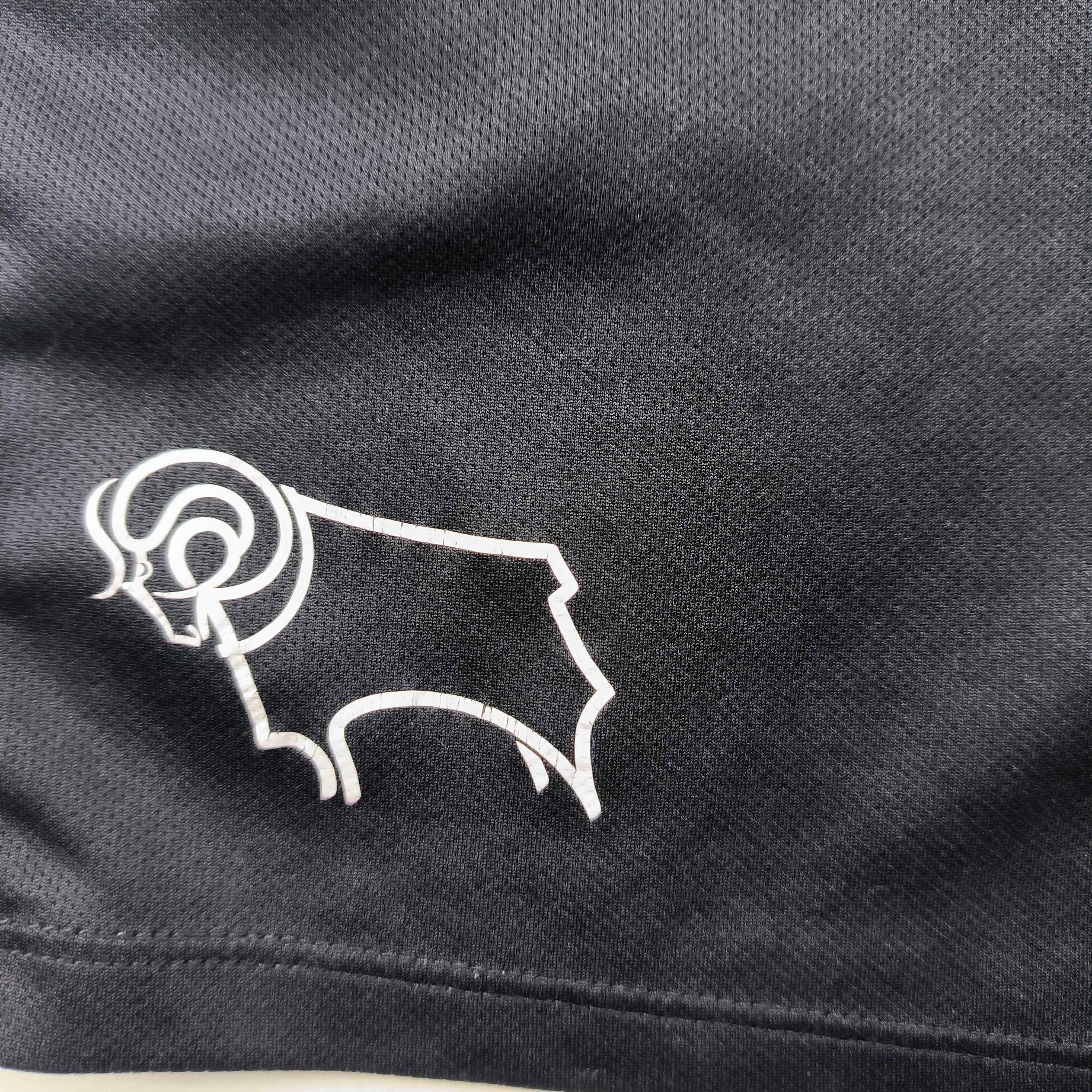 Umbro Derby County Umbro football shorts size S Size US 28 / EU 44 - 3 Thumbnail