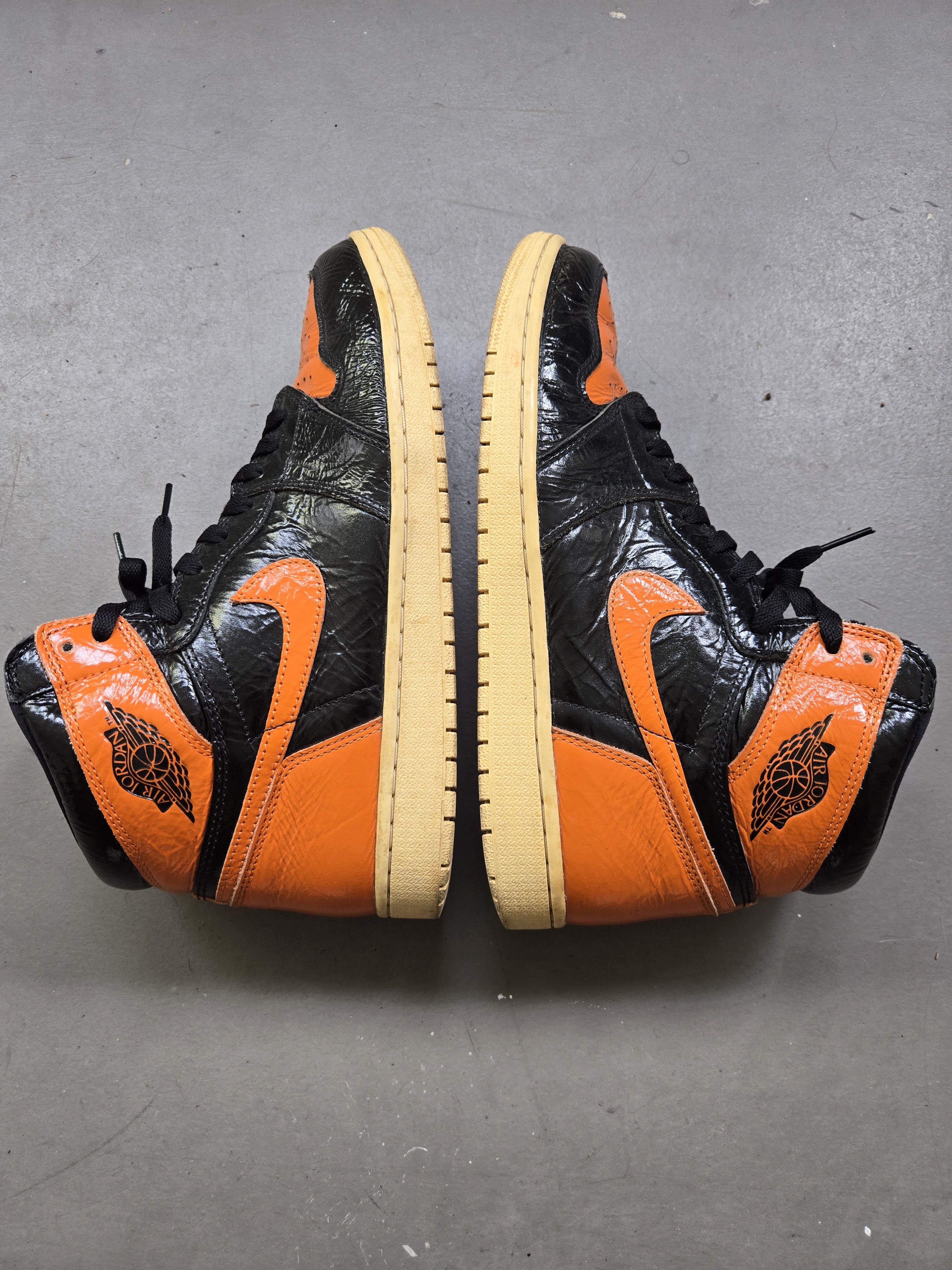 Jordan Brand × Nike Air Jordan 1 High OG Shattered board 3.0 Size US 10.5 / EU 43-44 - 2 Thumbnail
