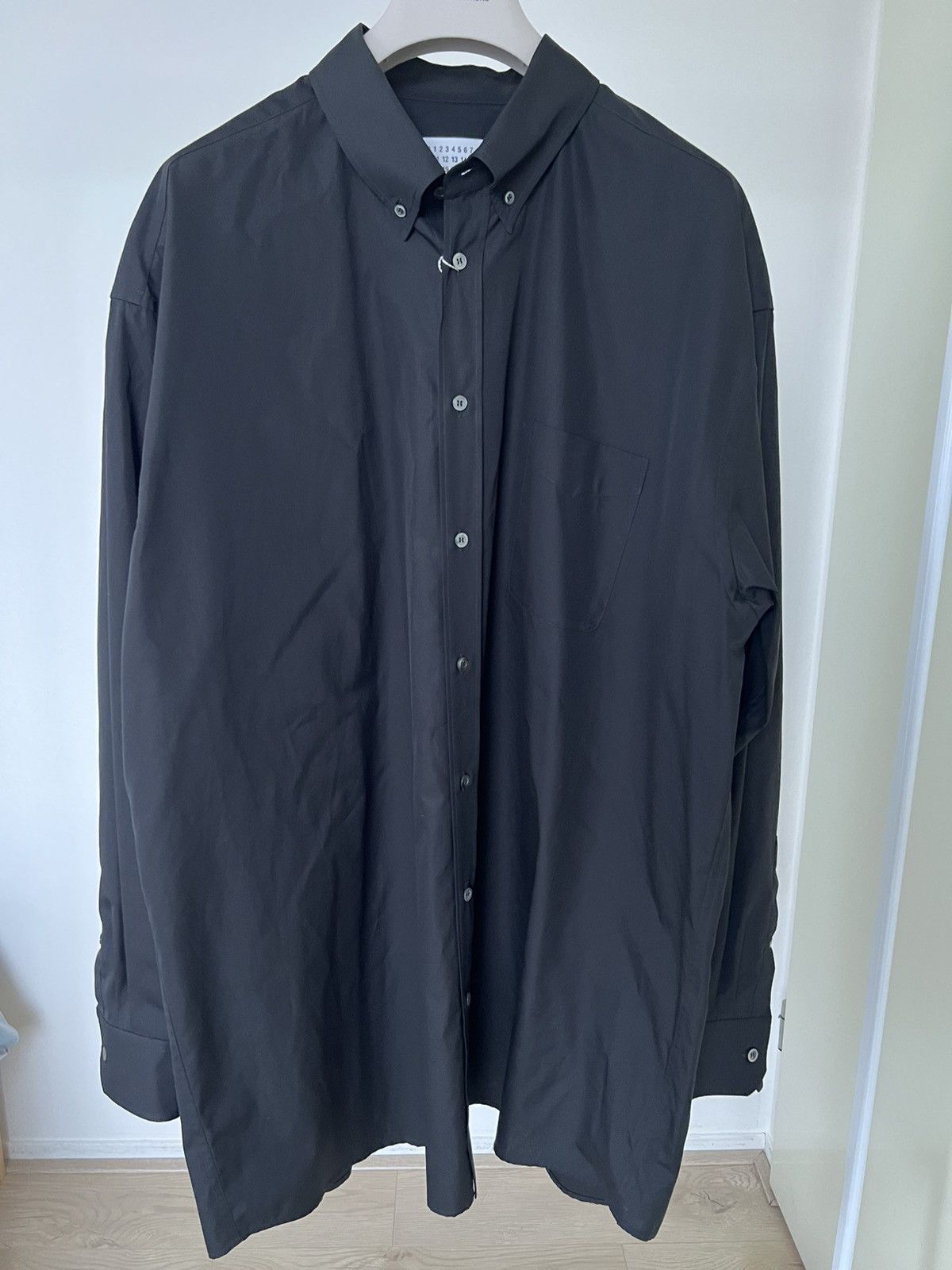 Maison Margiela Maison Margiela Oversized Shirt in Black Size US M / EU 48-50 / 2 - 3 Thumbnail