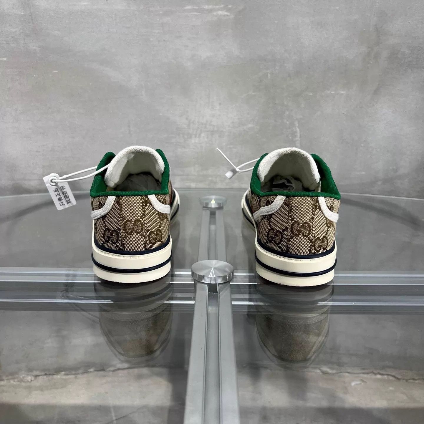 Gucci Gucci 1977 GG Supreme Monogram Women's 35 Sneakers Size US 4.5 / IT 34.5 - 6 Thumbnail