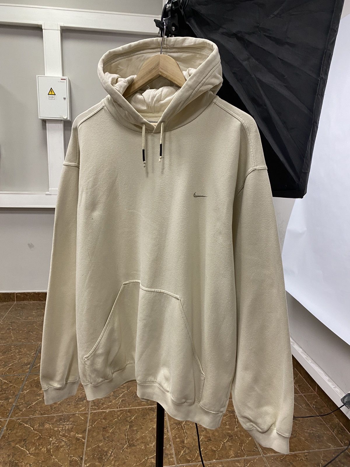 Nike 🇺🇸 Vintage 90s Nike Swoosh Small Logo Y2K Hoodie Rare Size US XL / EU 56 / 4 - 1 Thumbnail