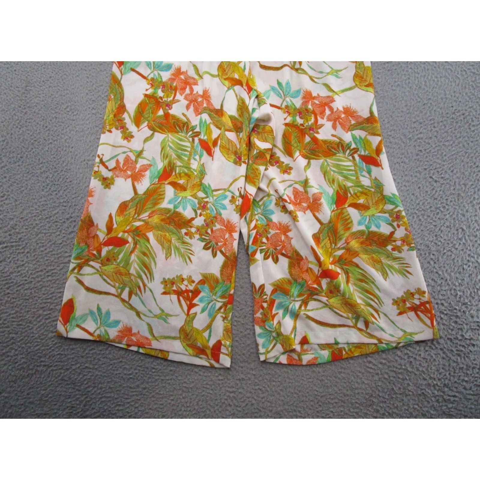Vintage Rose Olive Women's Plus 1X Wide Leg Crop Resort Floral Tropical Pants Size 40" / US 18 - 2 Thumbnail