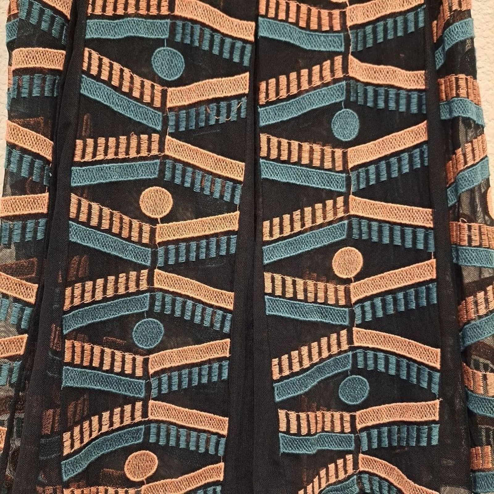 Anthropologie Anthropologie Akemi + Kin Embroidered Kalila Tank Blouse S Size S / US 4 / IT 40 - 10 Thumbnail