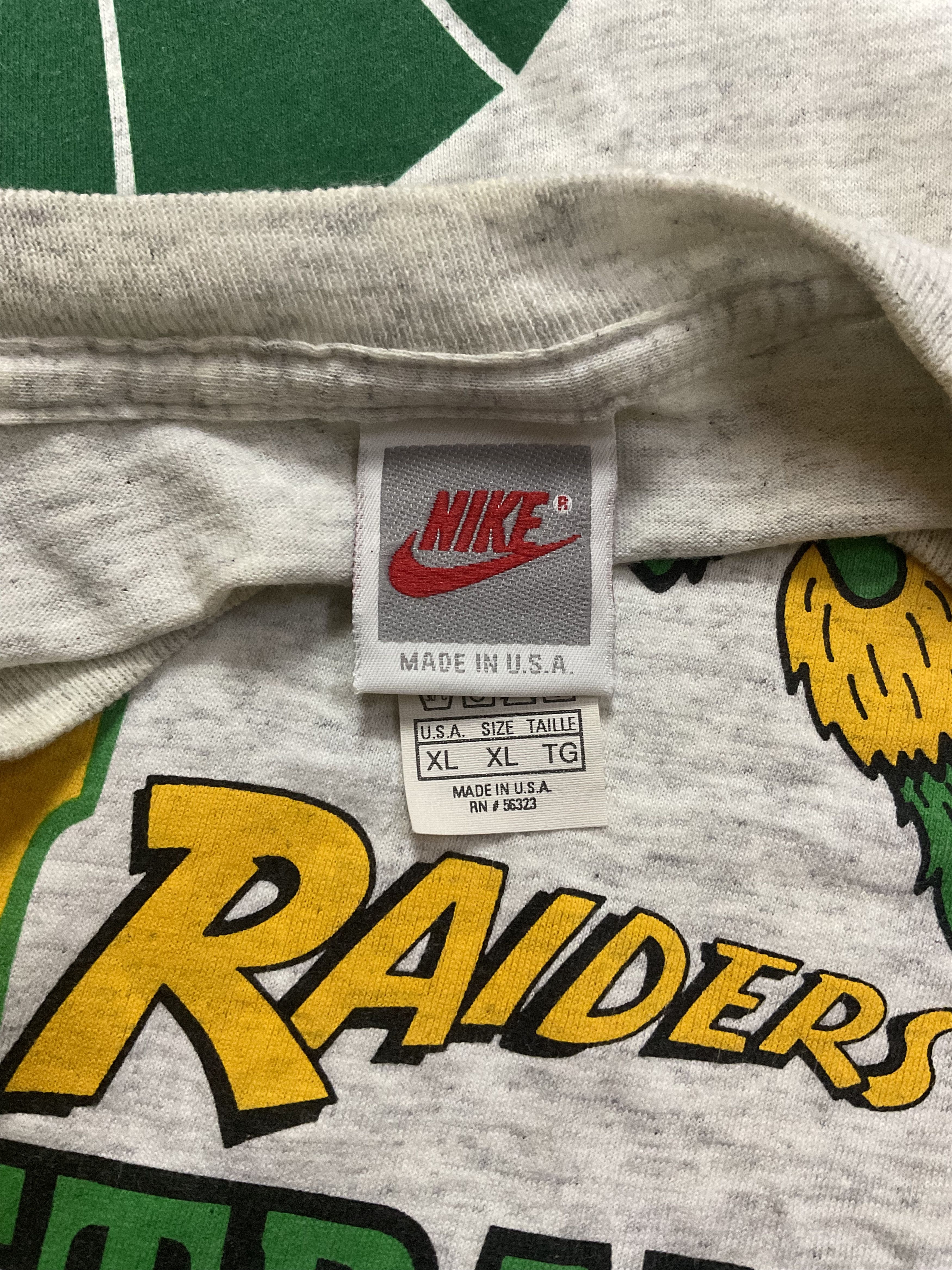 NBA Vintage NIKE 90s WSU Raiders Basketball Tshirt Size US L / EU 52-54 / 3 - 5 Thumbnail