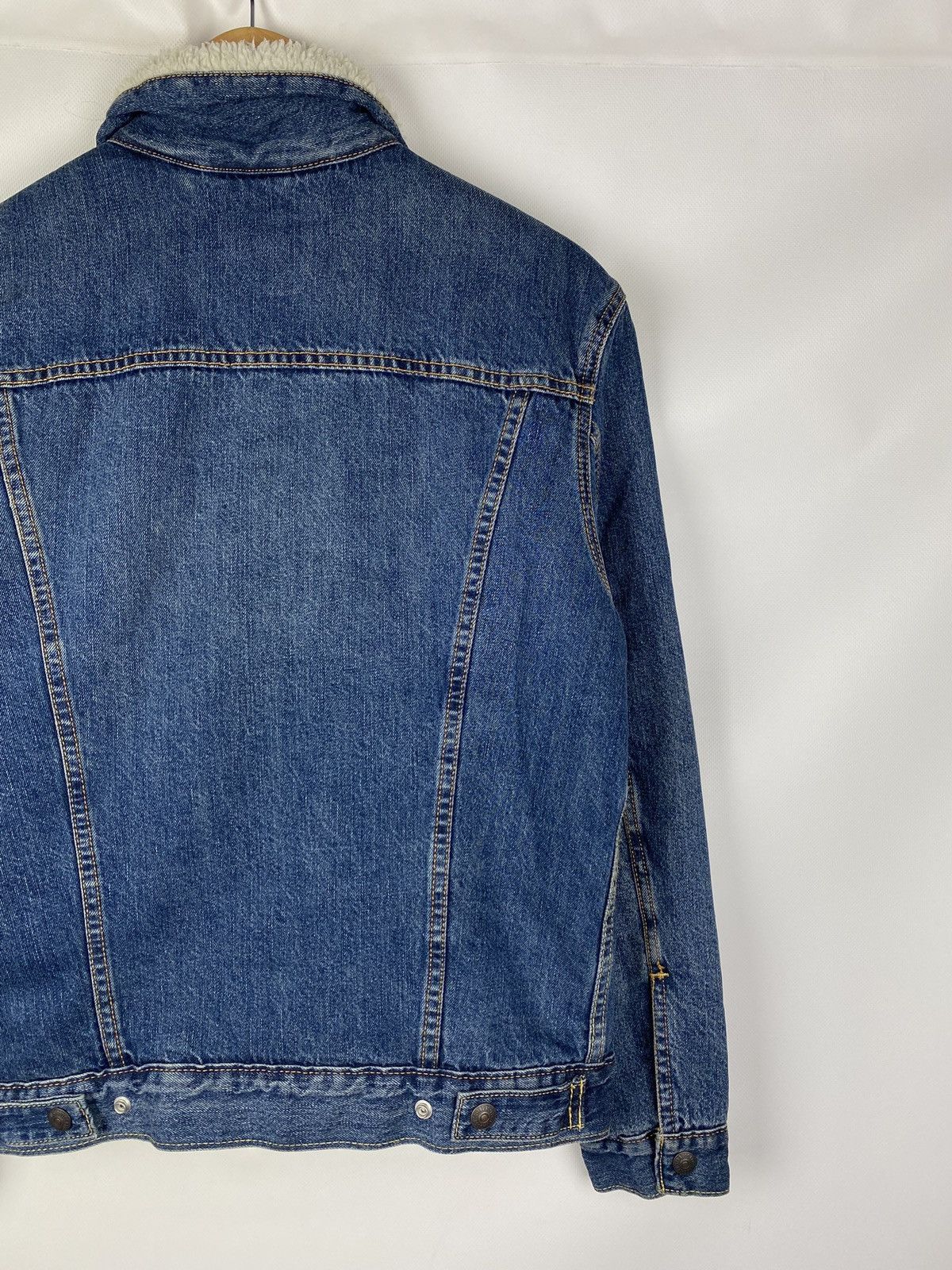 Levi's Levis Premium men’s Sherpa lined denim trucker jacket Size US S / EU 44-46 / 1 - 17 Thumbnail