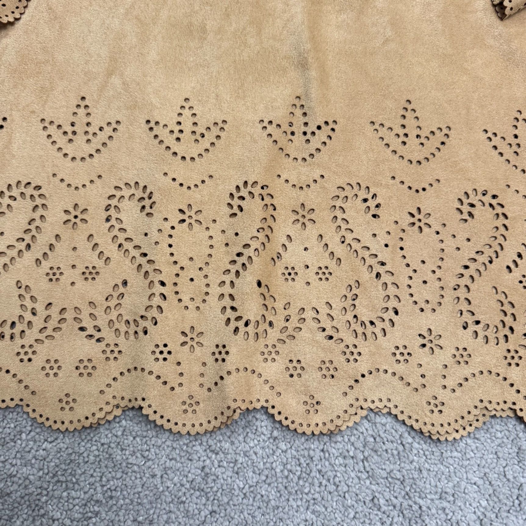 Vintage Chico's Blouse Tunic Long Sleeve V-Neck Brown Tan Faux Suede Lace Cut Eyelet Scalloped Hem Womens L Regular Bohemian Classic Casual Shirt Size L / US 10 / IT 46 - 4 Thumbnail
