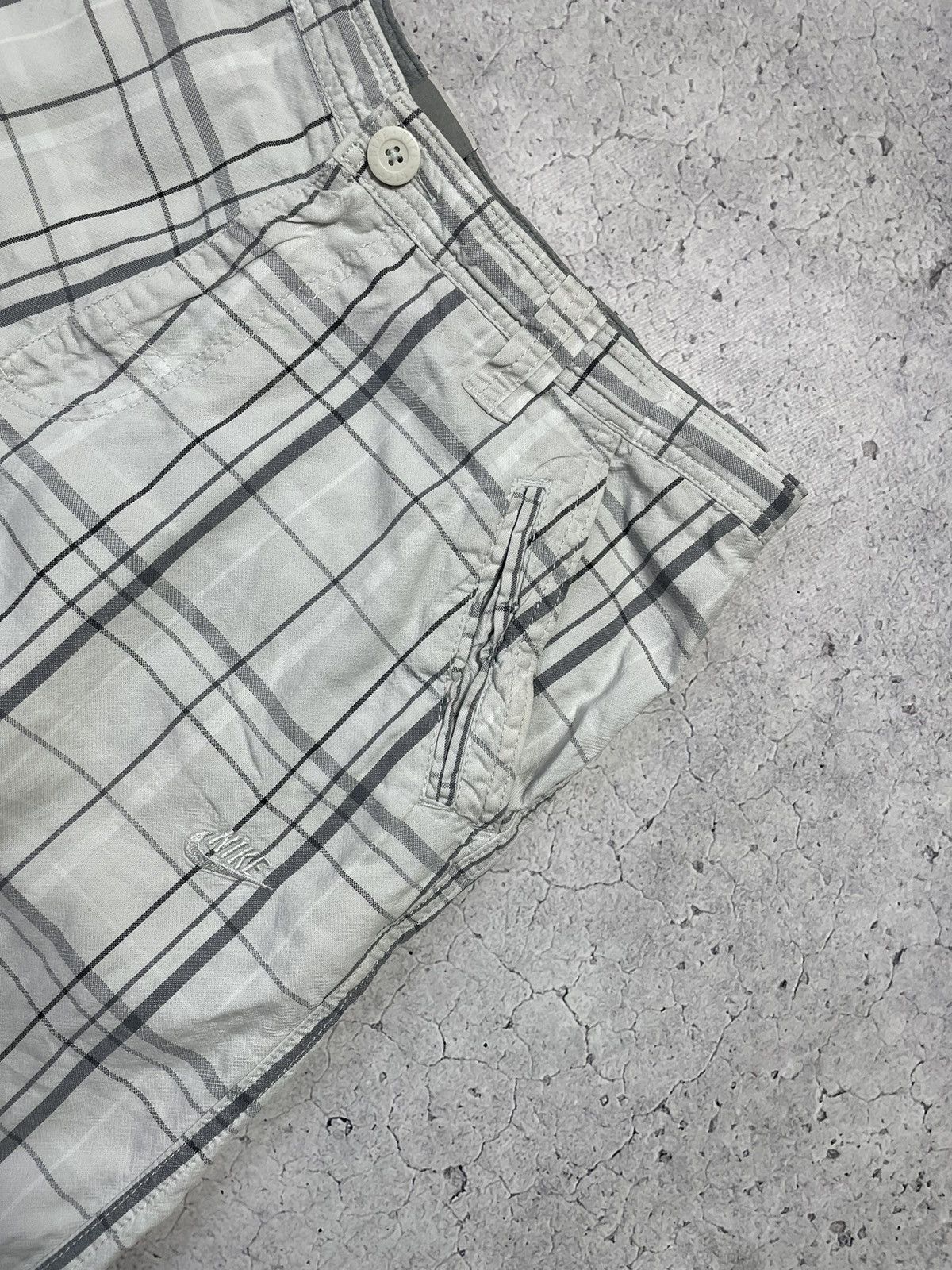 Nike × Vintage Nike Y2K Drill Vintage Nylon Shorts Size US 32 / EU 48 - 3 Thumbnail