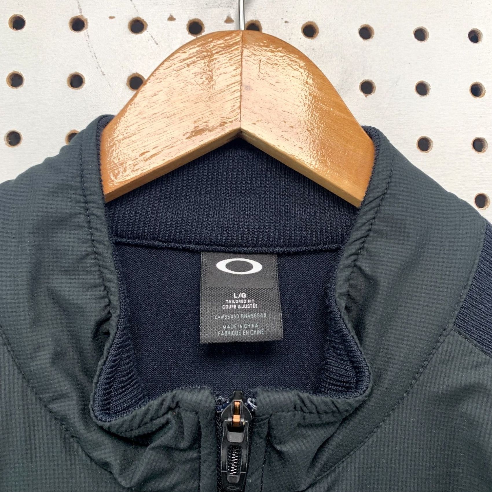 Oakley Oakley Windbreaker Jacket Mens Large Black Lightweight Tailored Fit 21x27.5 Size US L / EU 52-54 / 3 - 4 Thumbnail