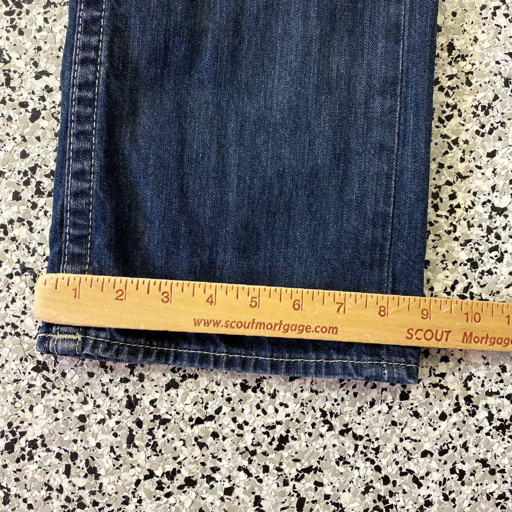 True Religion True Religion Jeans 5-Pocket Denim Straight Men Blue 35x33 Regular Size Shoes? (Note: output should be just the title; fixed version below) Size US 35 - 2 Thumbnail