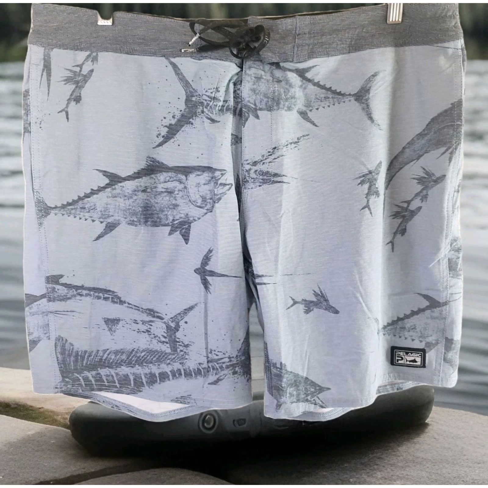 Vintage PELAGIC Board Shorts Men 38x8 Blue Fish Print Camouflage Swim Surf Flex Size US 38 / EU 54 - 2 Thumbnail