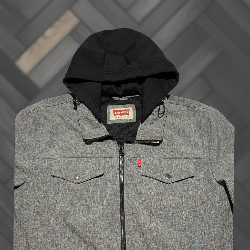 Levi's Levi's Men's Softshell Hooded Jacket Full Zip 2XL Gray Windbreaker Casual Logo Zipper Button Size US XXL / EU 58 / 5 - 1 Thumbnail