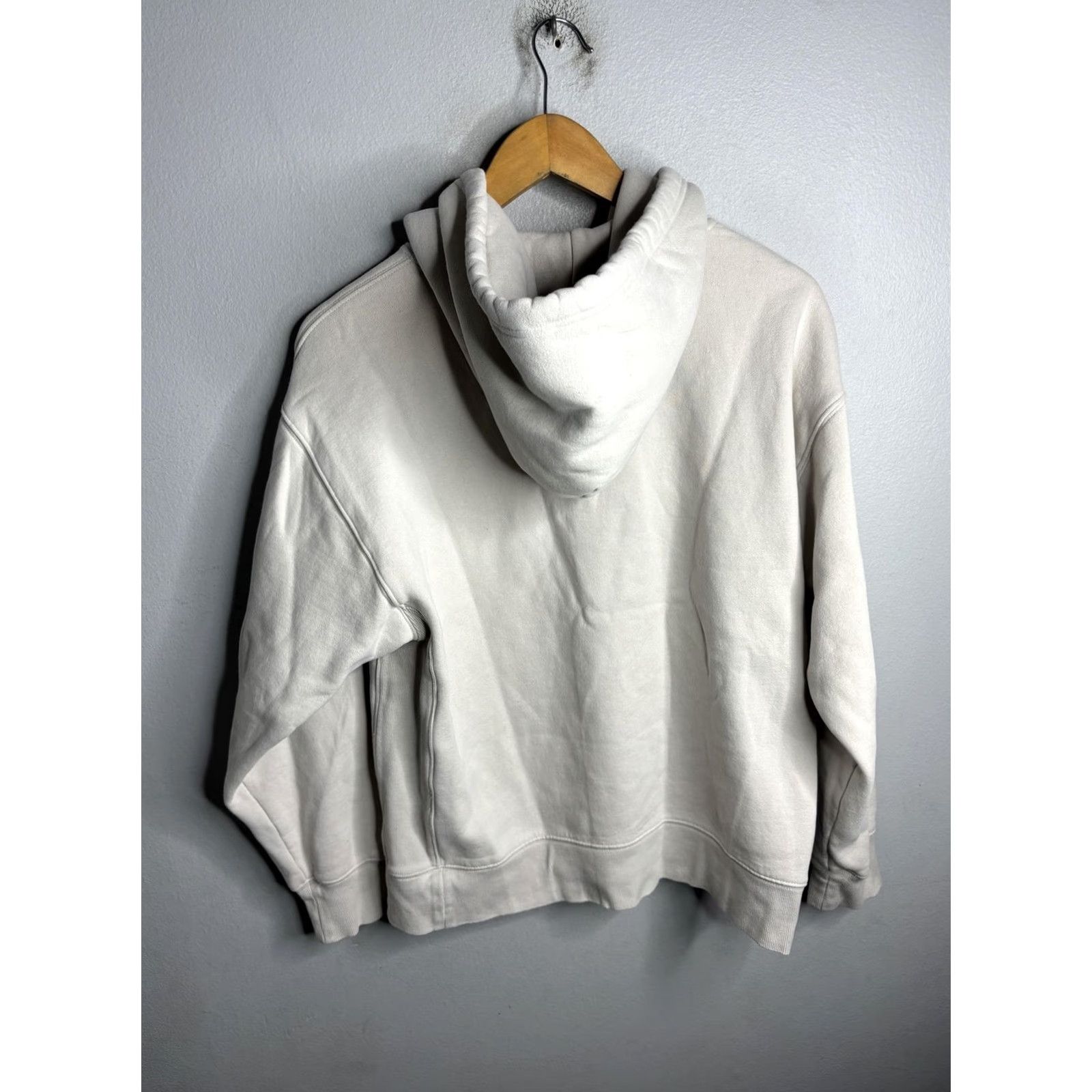 TNA VINTAGE? No — TNA Sweatfleece Hoodie Womens S White Cozy Fleece Boyfriend Pullover Pocket Shirt? Size S / US 4 / IT 40 - 6 Thumbnail
