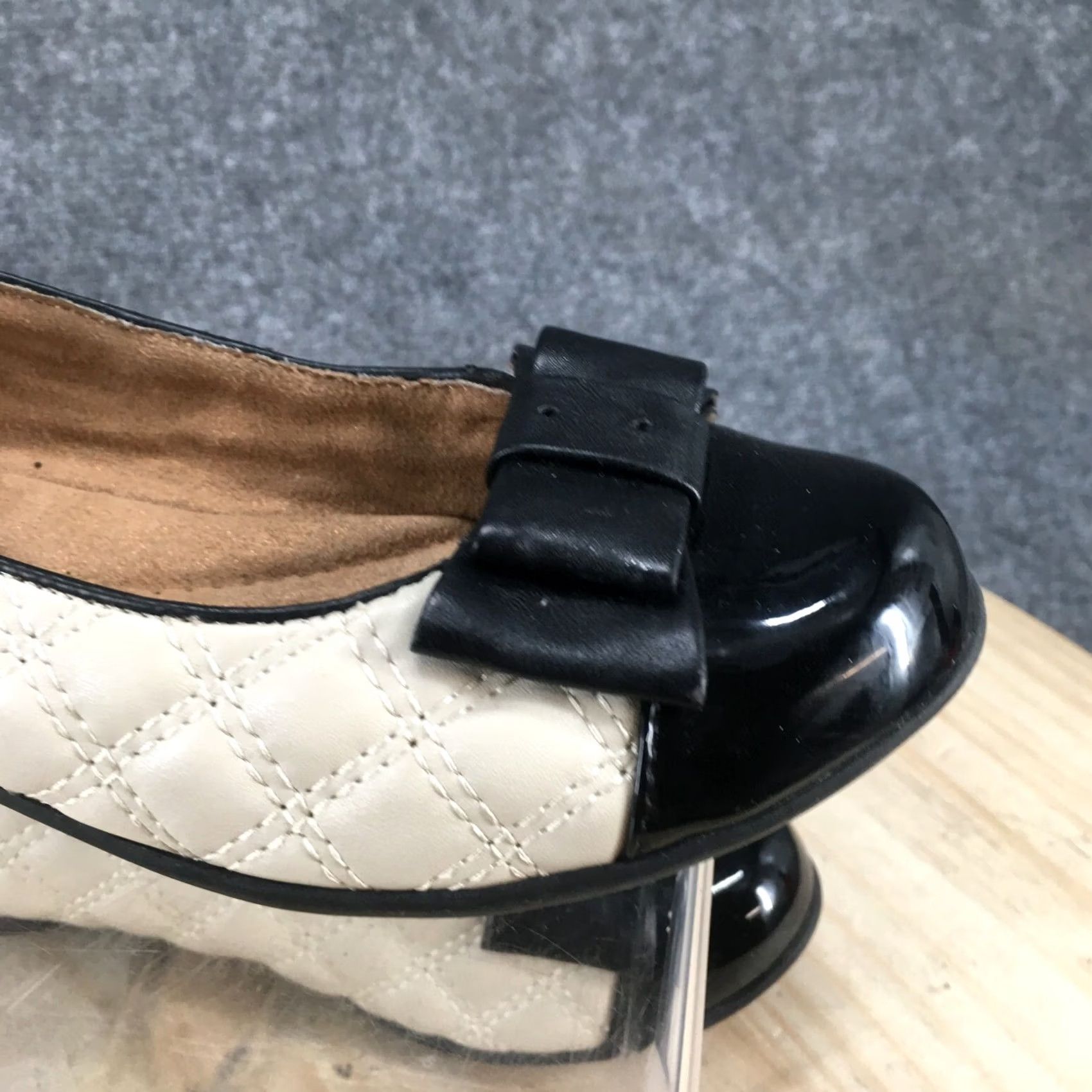 Vintage White Mountain Shoes Womens 6 M Motel Slip On Beige Faux Leather Cap Toe Casual Slop-On Size ONE SIZE - 6 Thumbnail