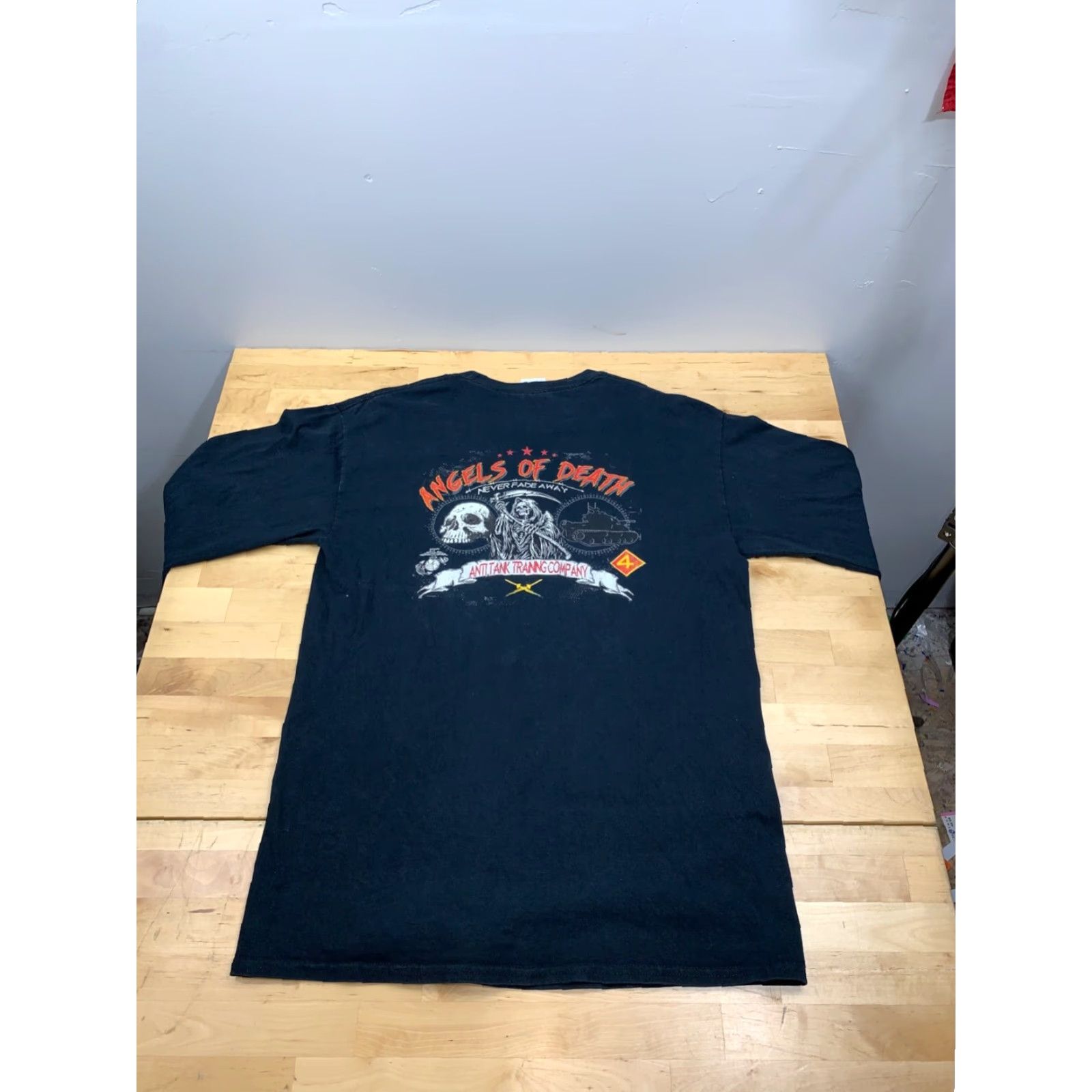 Gildan Angels of Death Anti Tank Training Company Long Sleeve Shirt M Military Gildan Black Men's Shirt Crew Neck Graphic Print Vintage No Size US M / EU 48-50 / 2 - 3 Thumbnail