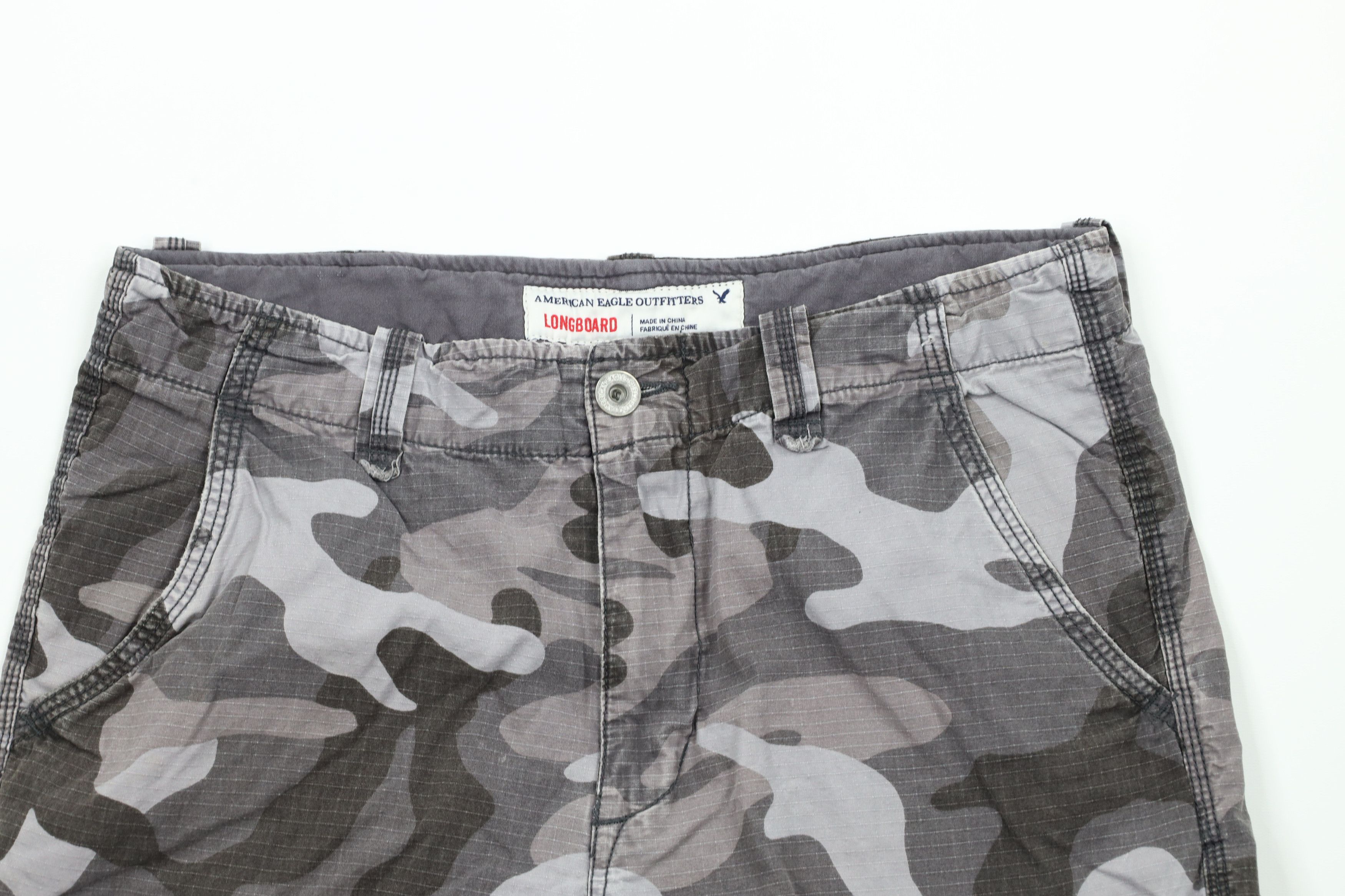 American Eagle Outfitters × Vintage Vintage American Eagle Outfitters Camouflage Cargo Shorts Size US 34 / EU 50 - 2 Thumbnail
