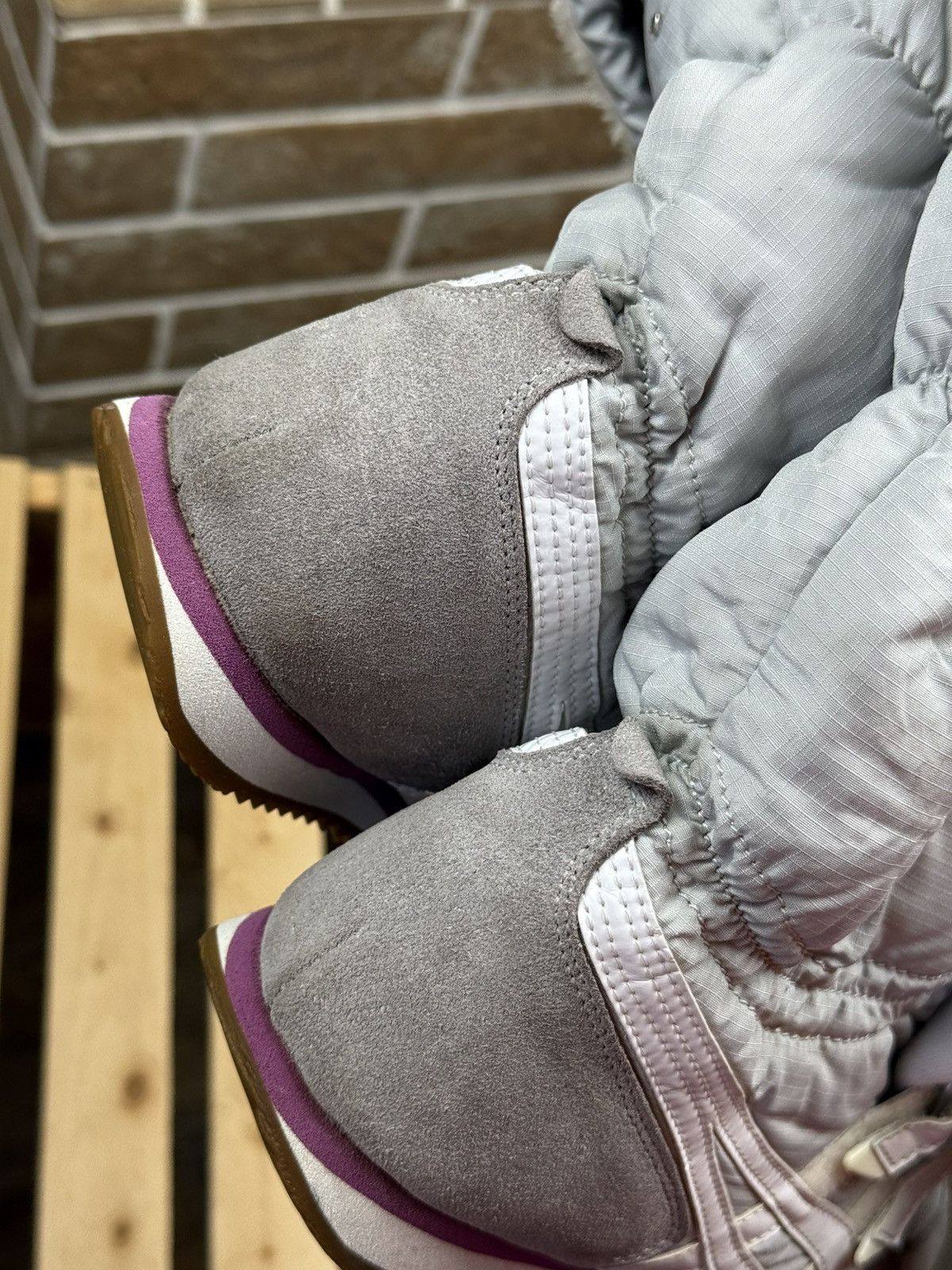 Onitsuka Tiger Womans Asics Onitsuka Tiger Faux Fur Y2K Gray Snow Boots Size US 10 / IT 40 - 13 Thumbnail