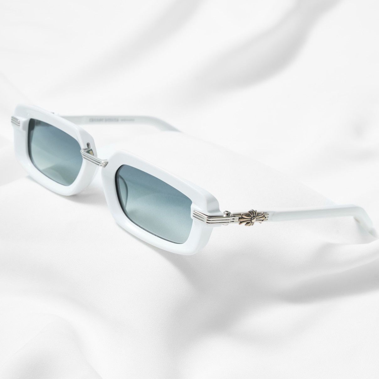 Chrome Hearts CHROME HEARTS ASSTRAVAGANT WHITE SUNGLASSES Size ONE SIZE - 2 Thumbnail