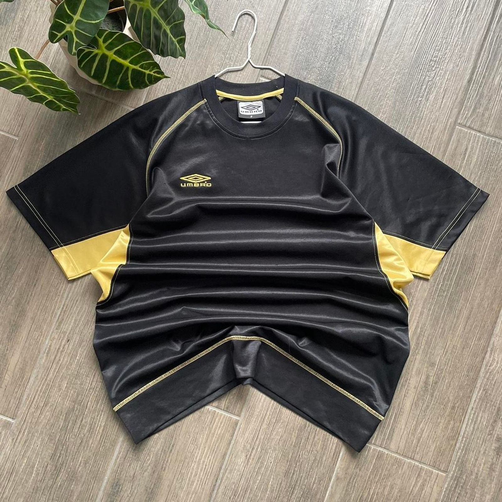 Amazon.com: Umbro Retro Drill Top, Medium Grey Heather/Navy