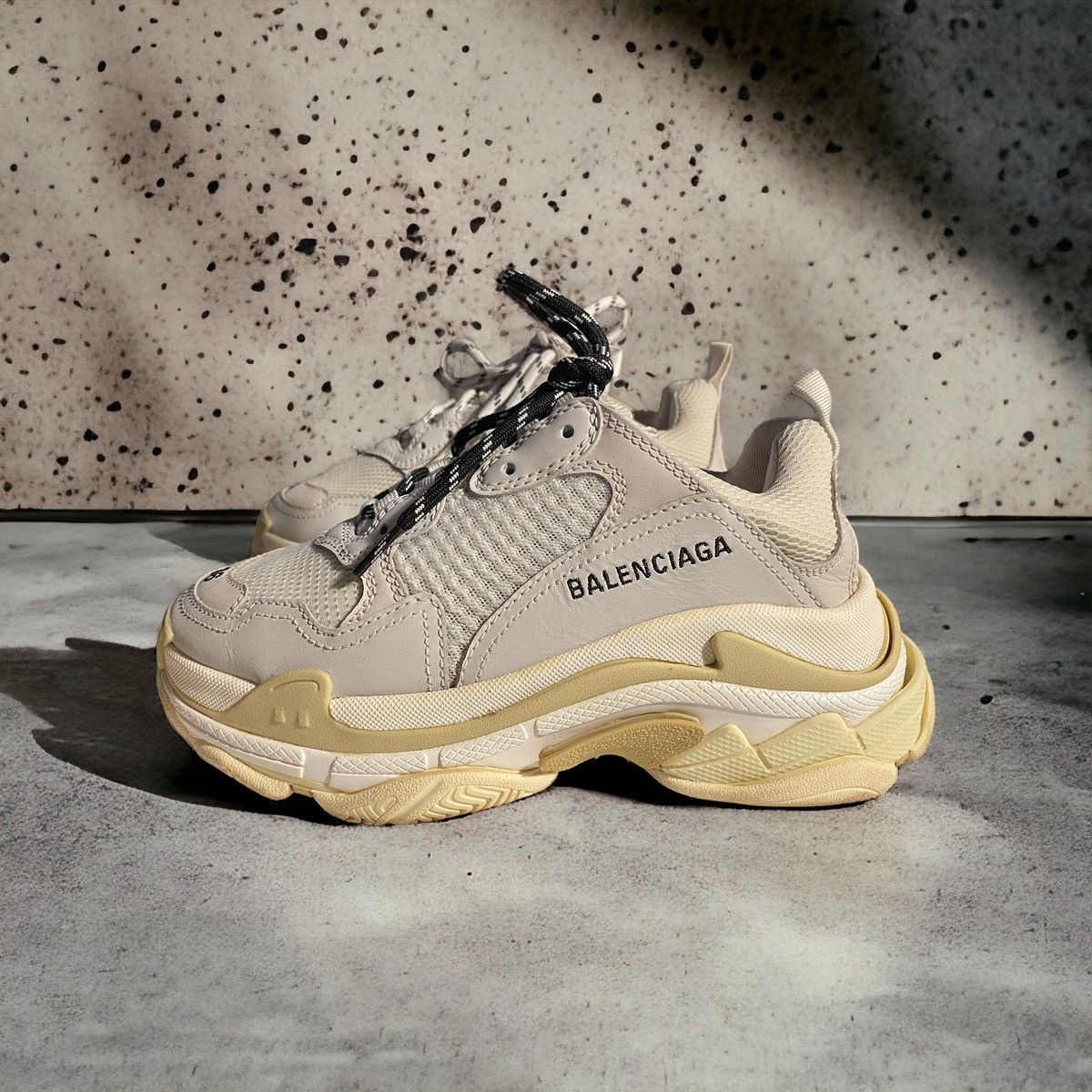 Balenciaga White Balenciaga triple S baskets Size US 5 / IT 35 - 5 Thumbnail