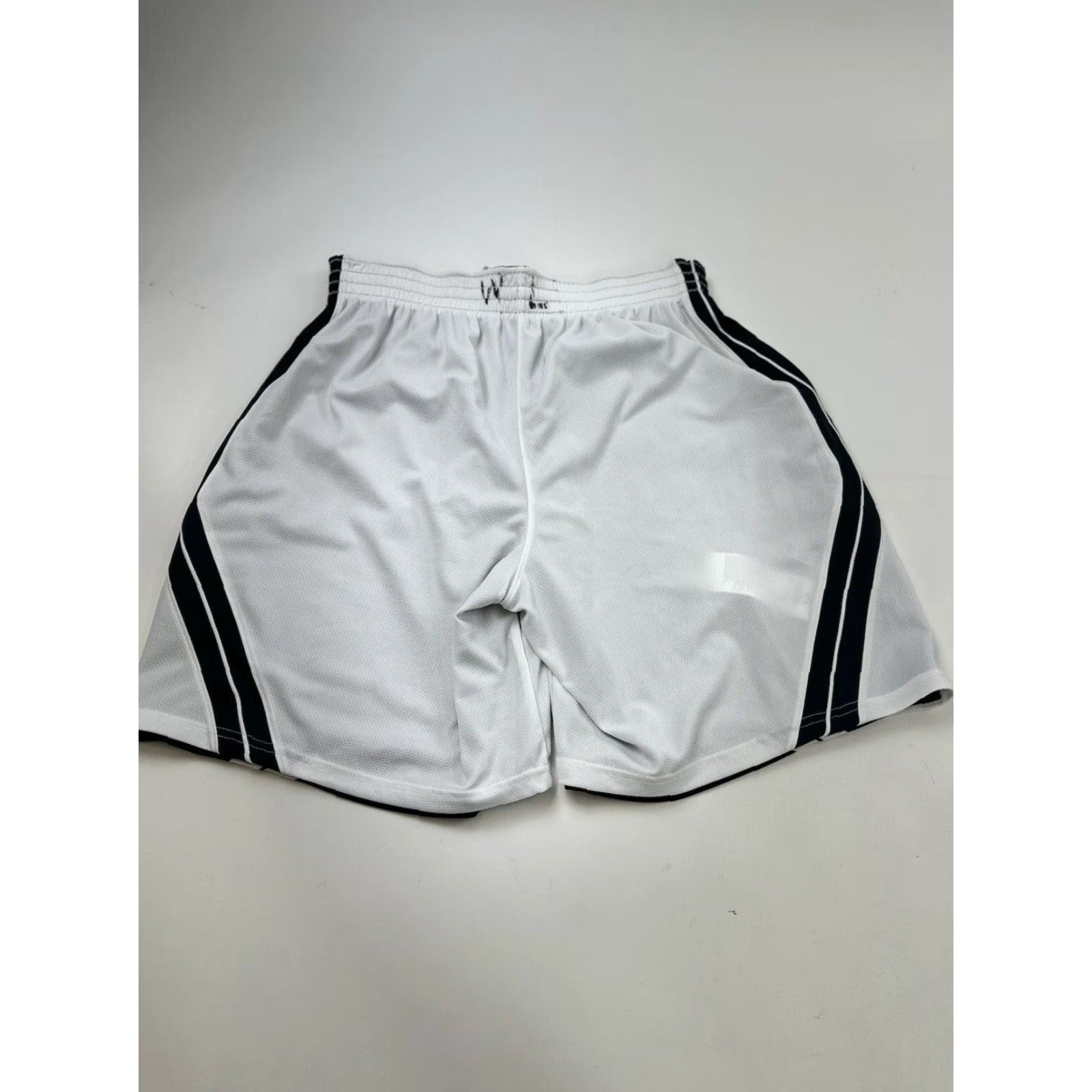 Under Armour Under Armour Reversible Basketball Shorts Women's Large Black White Size 36" / US 14 / IT 50 - 7 Thumbnail