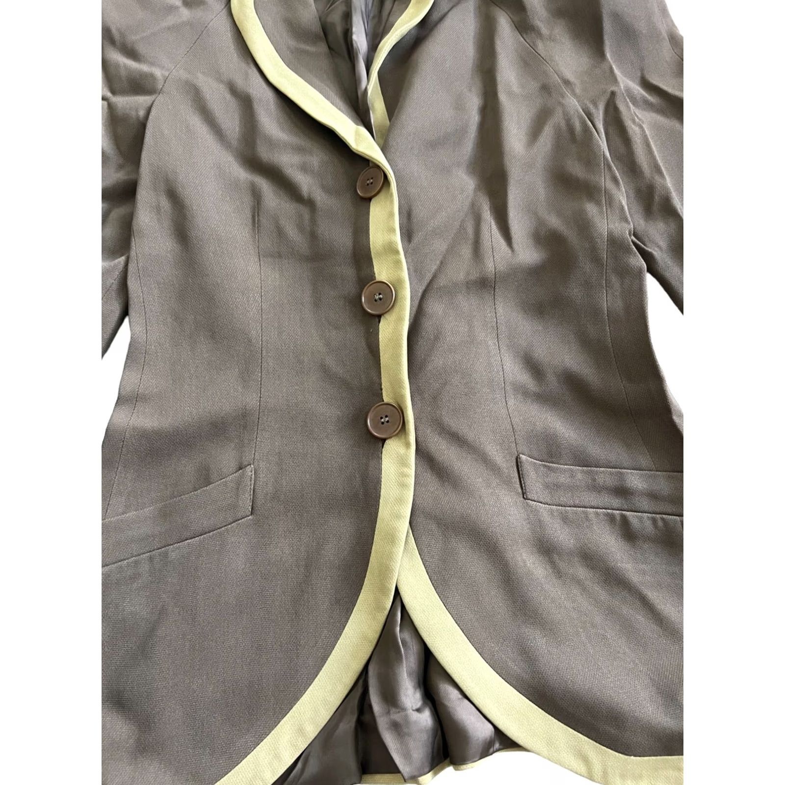 Emporio Armani Emporio Armani Blazer Brown 40 Long Sleeve 3-Front Button V-Neck Womens Shirt Jacket Italy Size S / US 4 / IT 40 - 6 Thumbnail