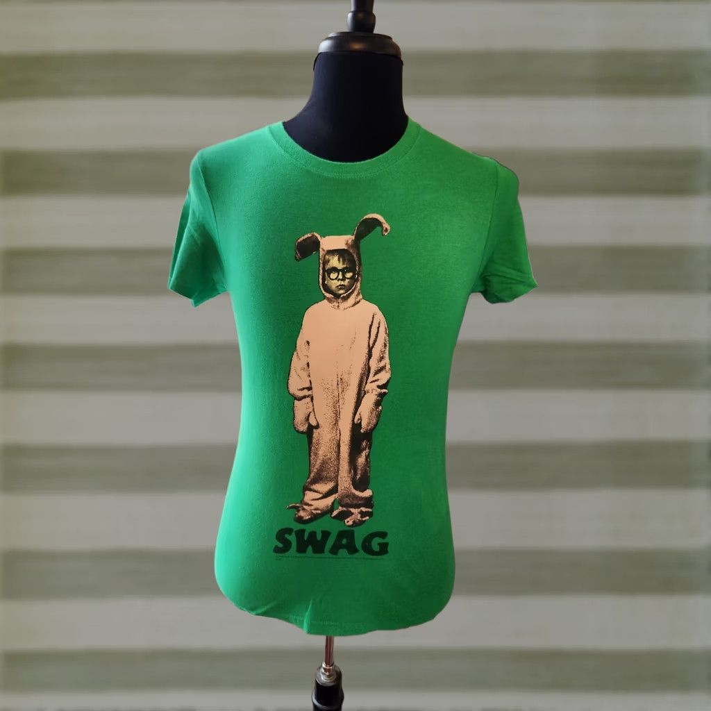 Gildan A Christmas Story Classic Pink Bunny SWAG T-Shirt Size Small Green Men's Size US S / EU 44-46 / 1 - 1 Preview