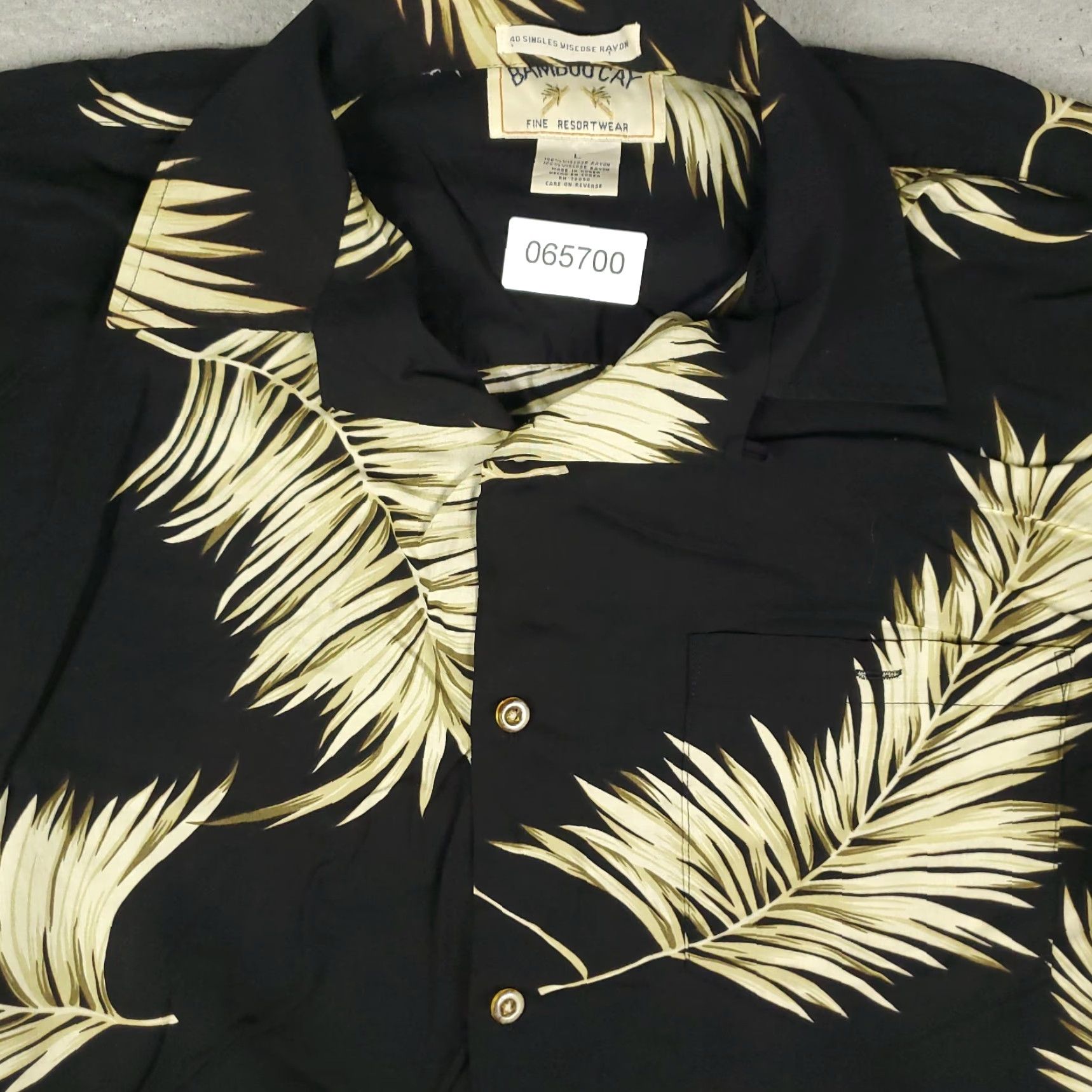Vintage Bamboo Cay Shirt Mens Size Large Black-Viscose Rayon Button-Up Short Sleeve Hawaiian Aloha Classic Logo Pockets Size US L / EU 52-54 / 3 - 2 Thumbnail